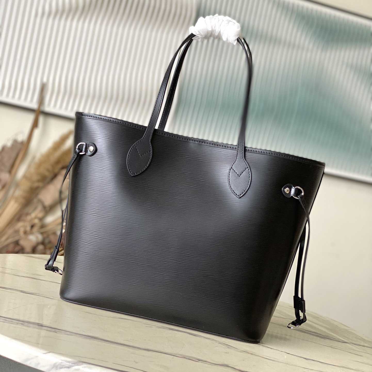 Louis Vuitton Neverfull MM   M11930 - DopestKickz