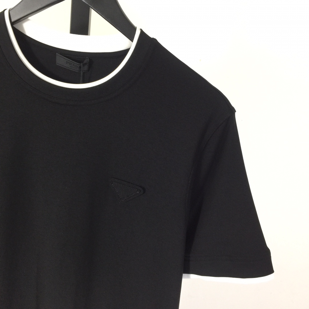 Prada Logo T-Shirt - DopestKickz