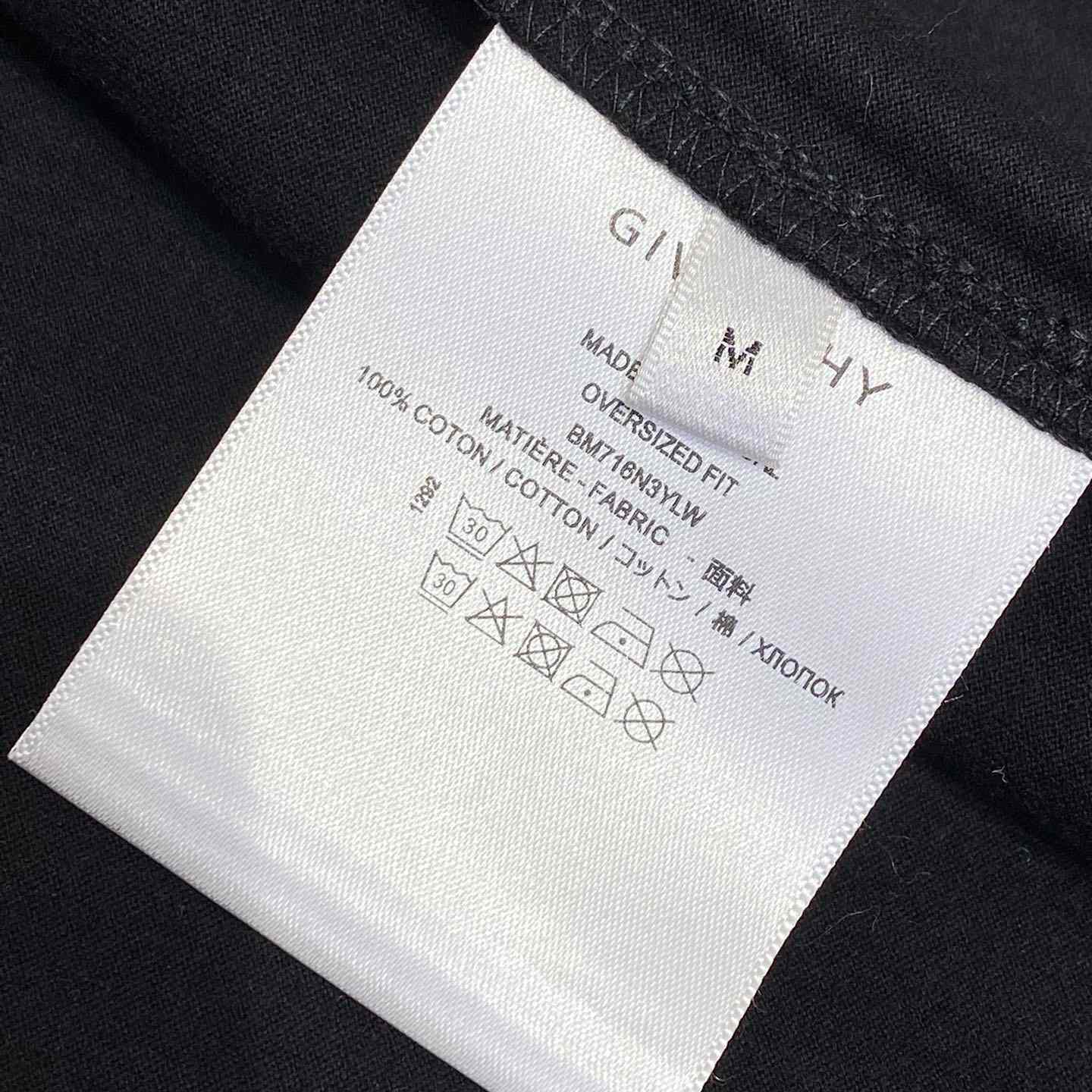 Givenchy T-shirt In Cotton With GIVENCHY Medallion - DopestKickz