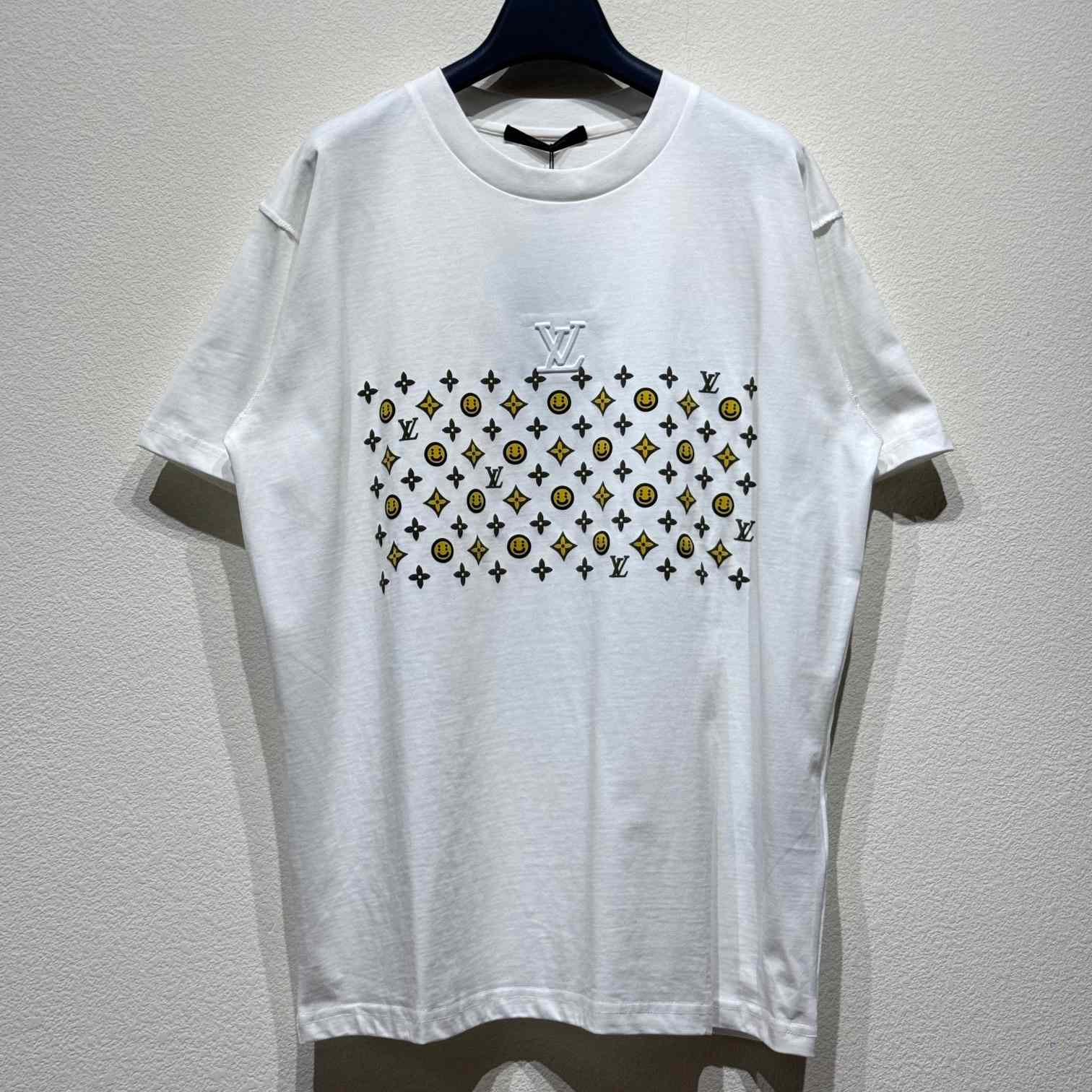 Louis Vuitton Short-Sleeved T-Shirt   - DopestKickz