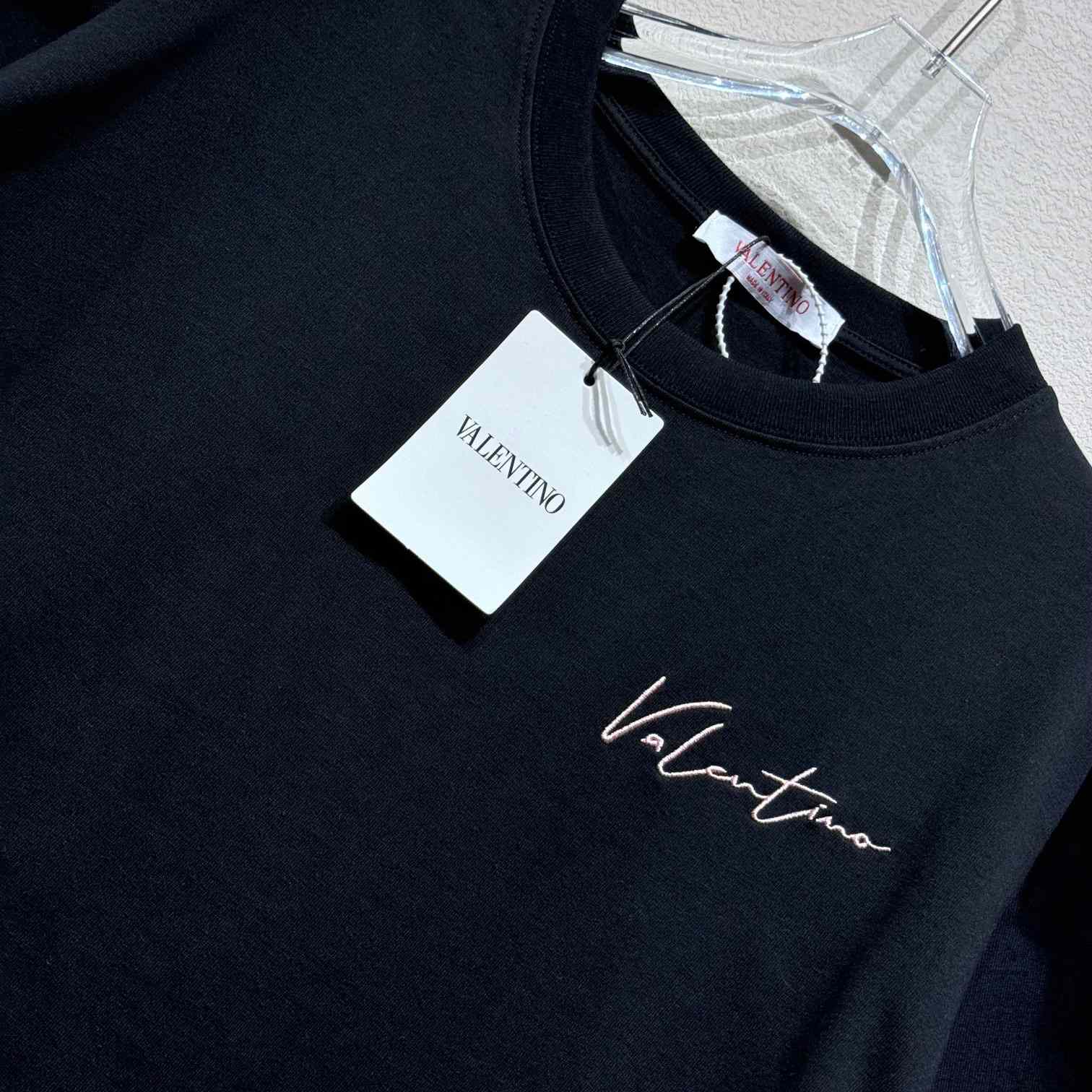  Valenti Garavani VLogo Signature T-shirt - DopestKickz