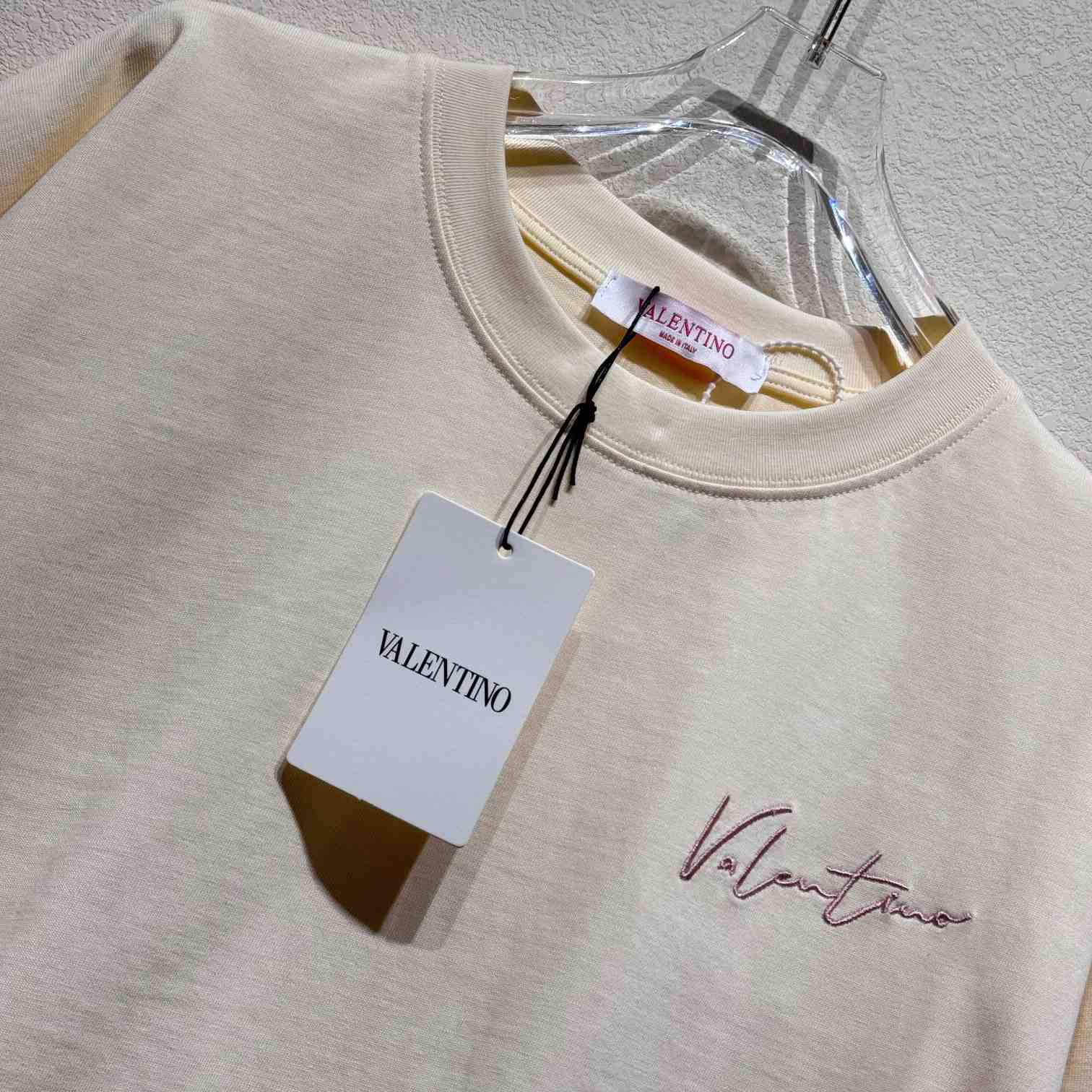  Valenti Garavani VLogo Signature T-shirt - DopestKickz