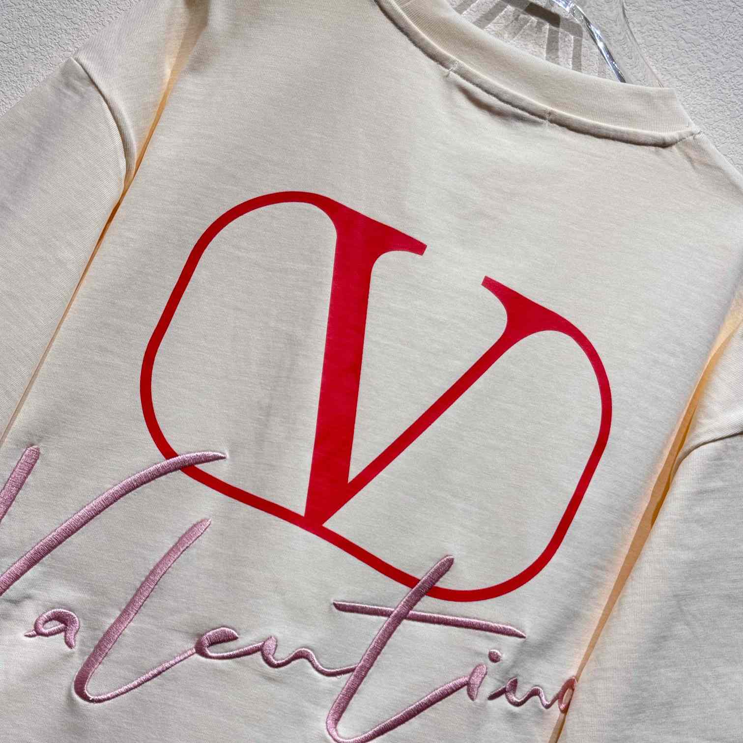  Valenti Garavani VLogo Signature T-shirt - DopestKickz