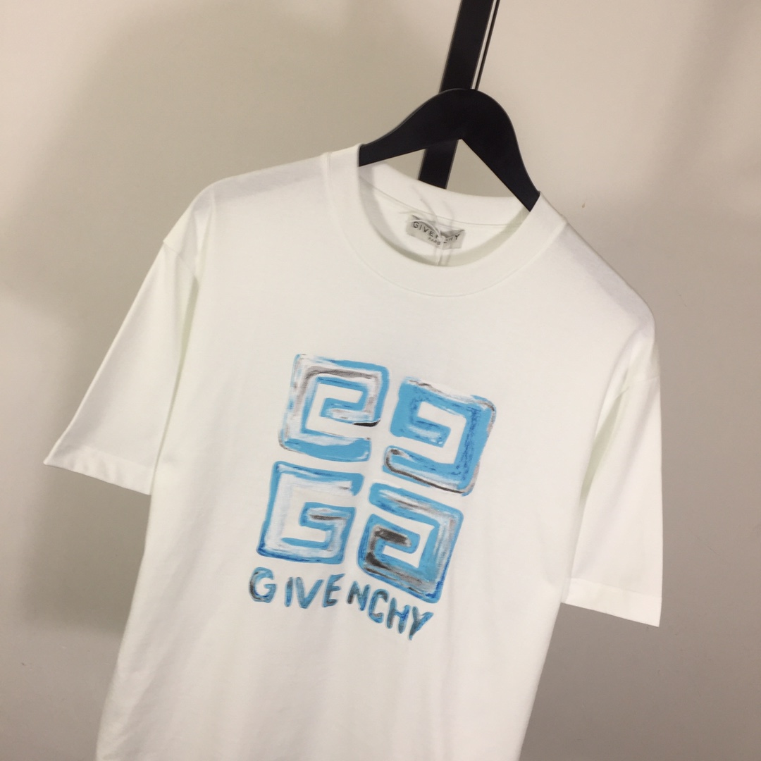 Givenchy 4G T-shirt In Cotton - DopestKickz
