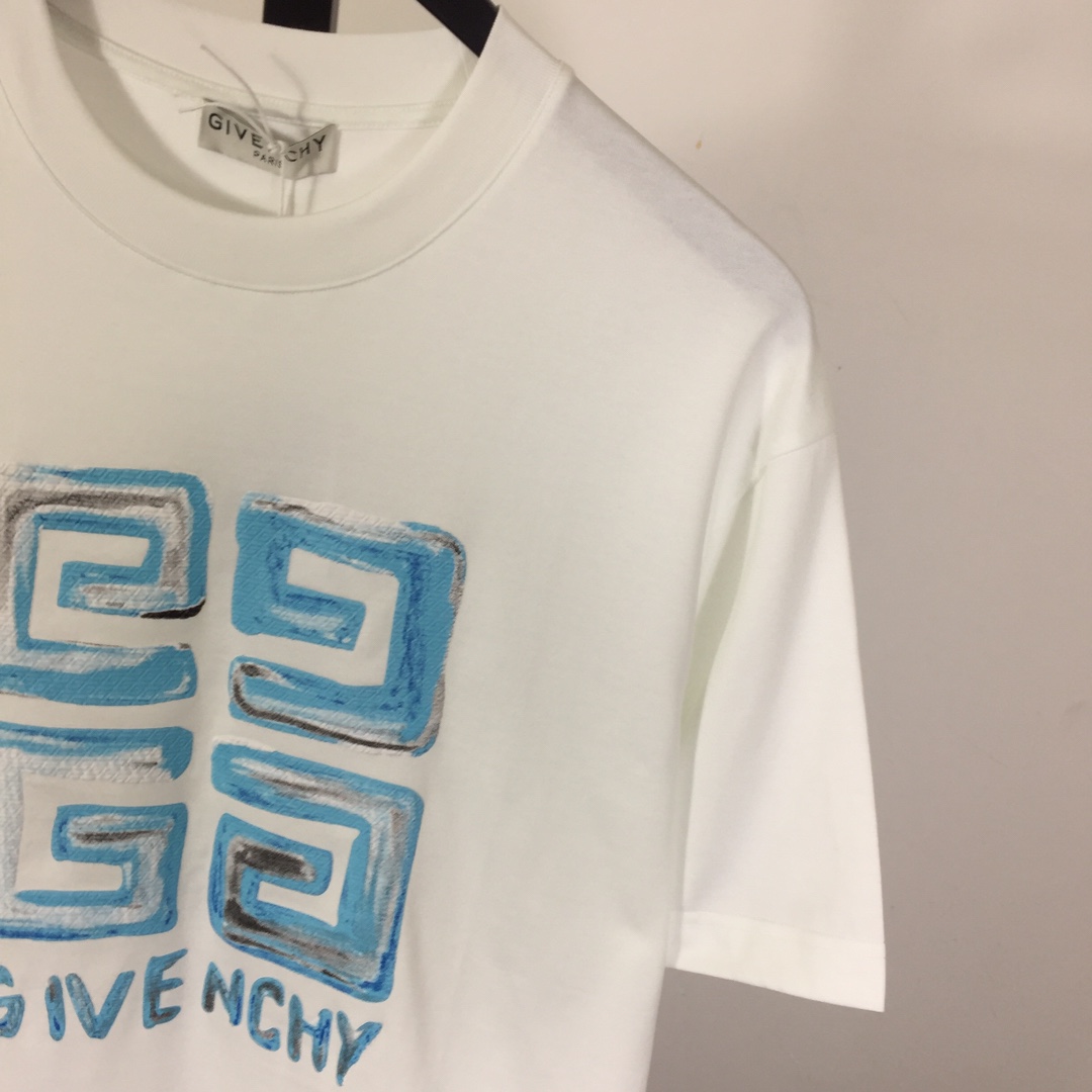Givenchy 4G T-shirt In Cotton - DopestKickz