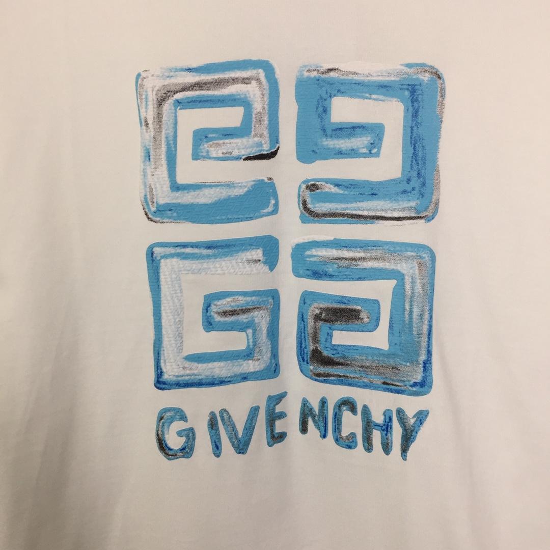 Givenchy 4G T-shirt In Cotton - DopestKickz