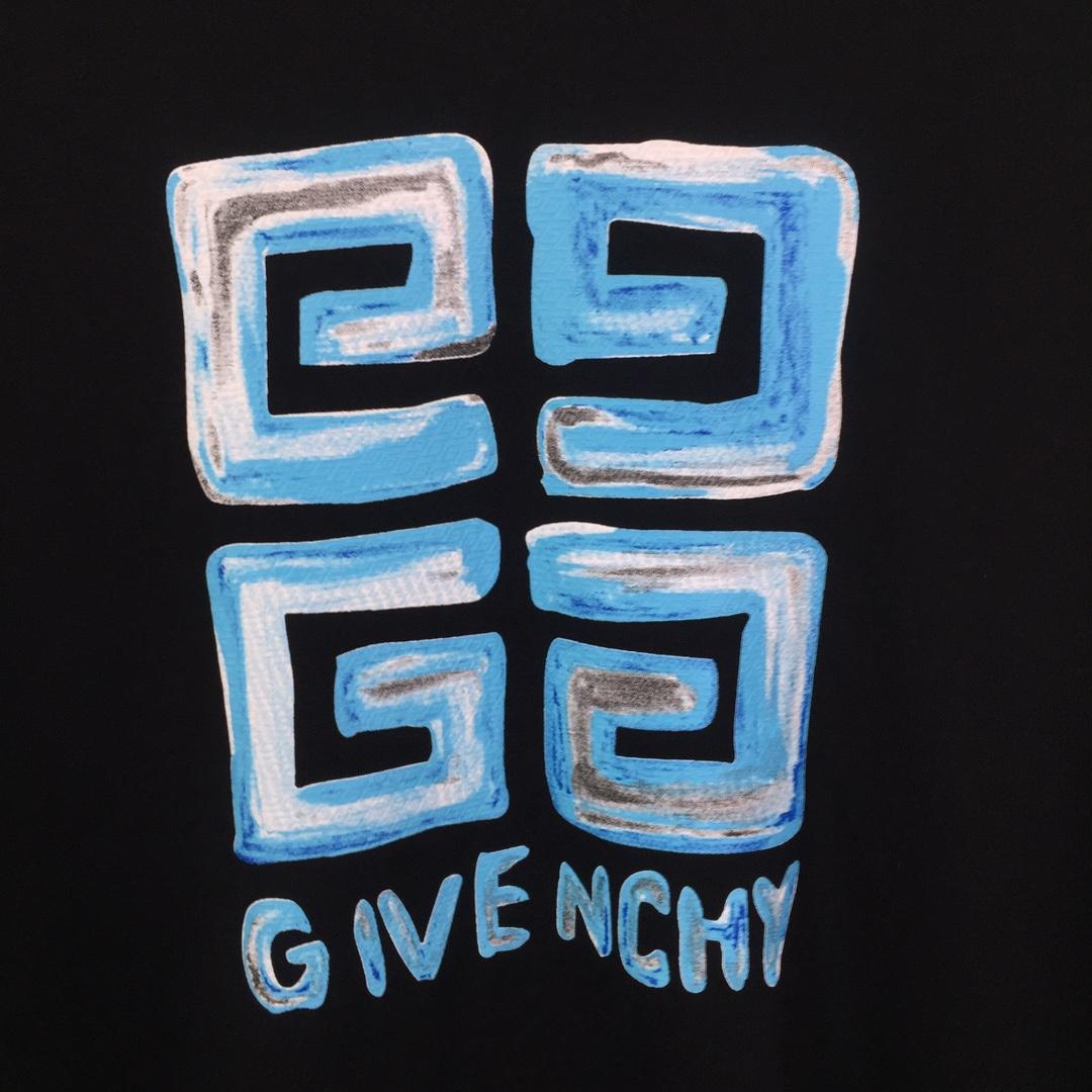 Givenchy 4G T-shirt In Cotton - DopestKickz