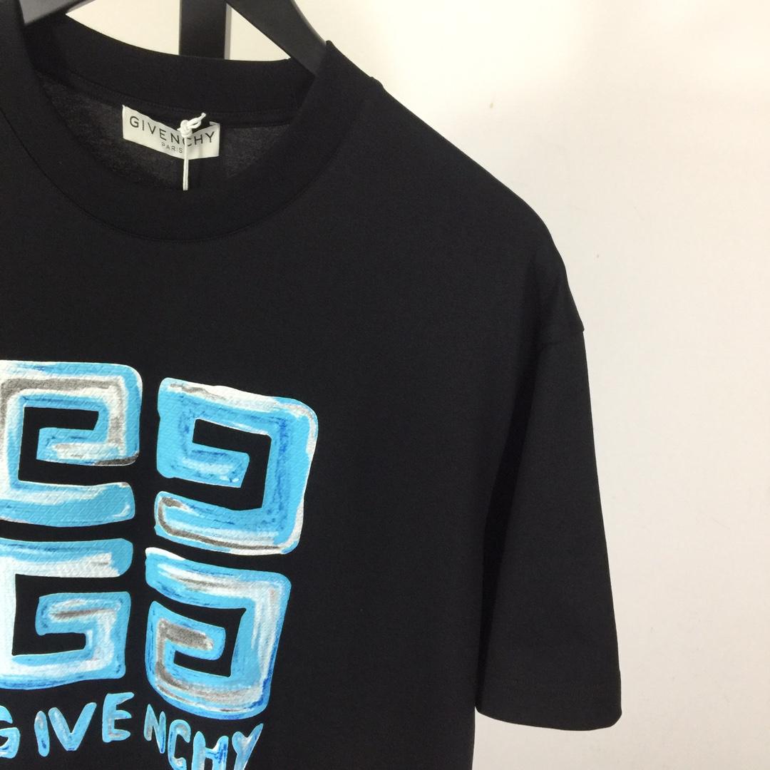 Givenchy 4G T-shirt In Cotton - DopestKickz