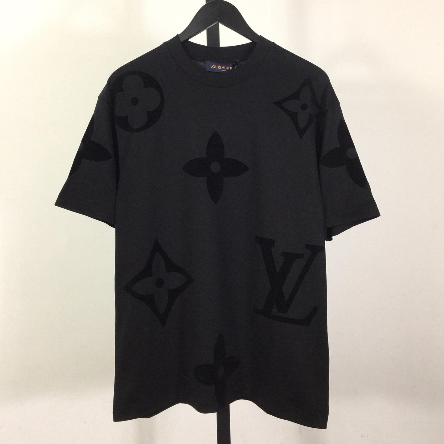 Louis Vuitton Monogram Cotton T-Shirt   1AFYF0 - DopestKickz