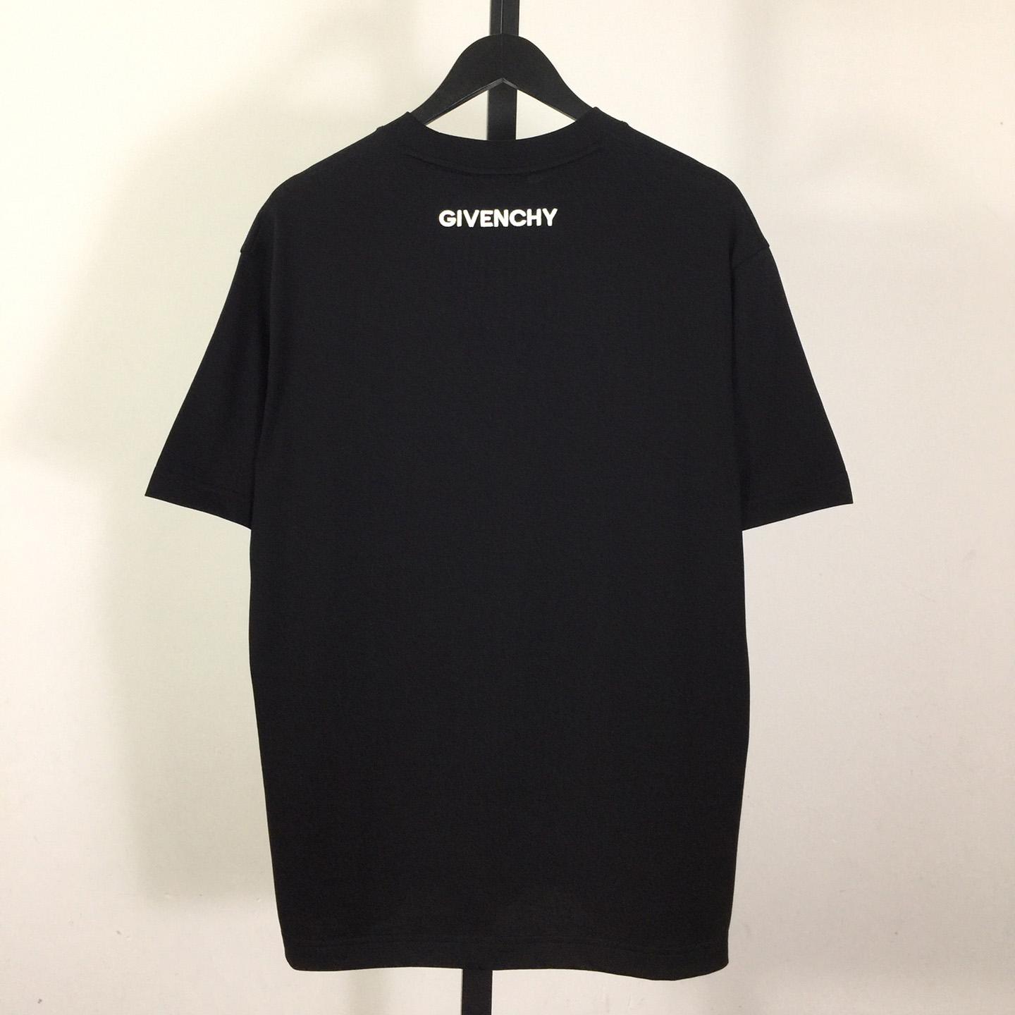 Givenchy 4G T-shirt In Cotton - DopestKickz