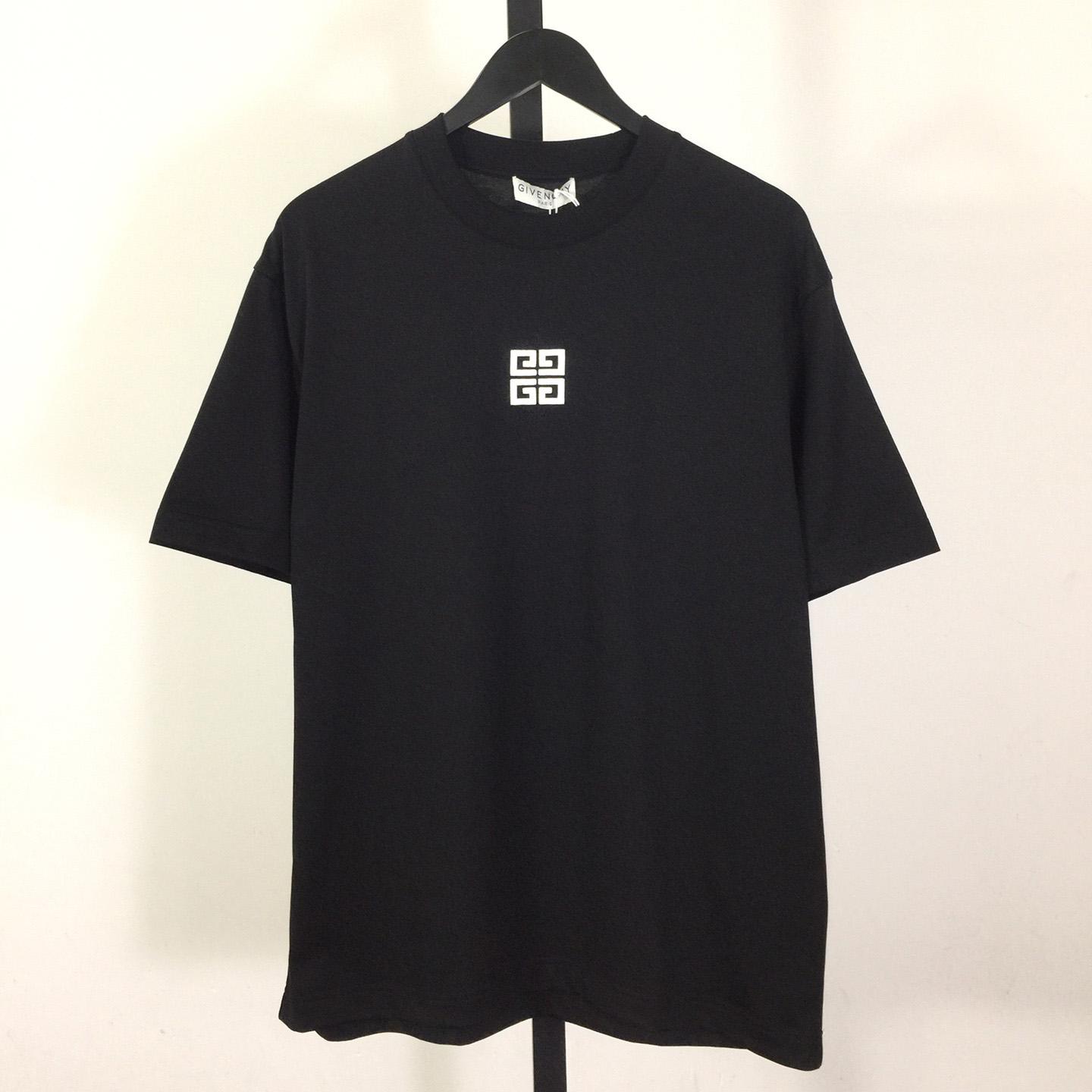 Givenchy 4G T-shirt In Cotton - DopestKickz