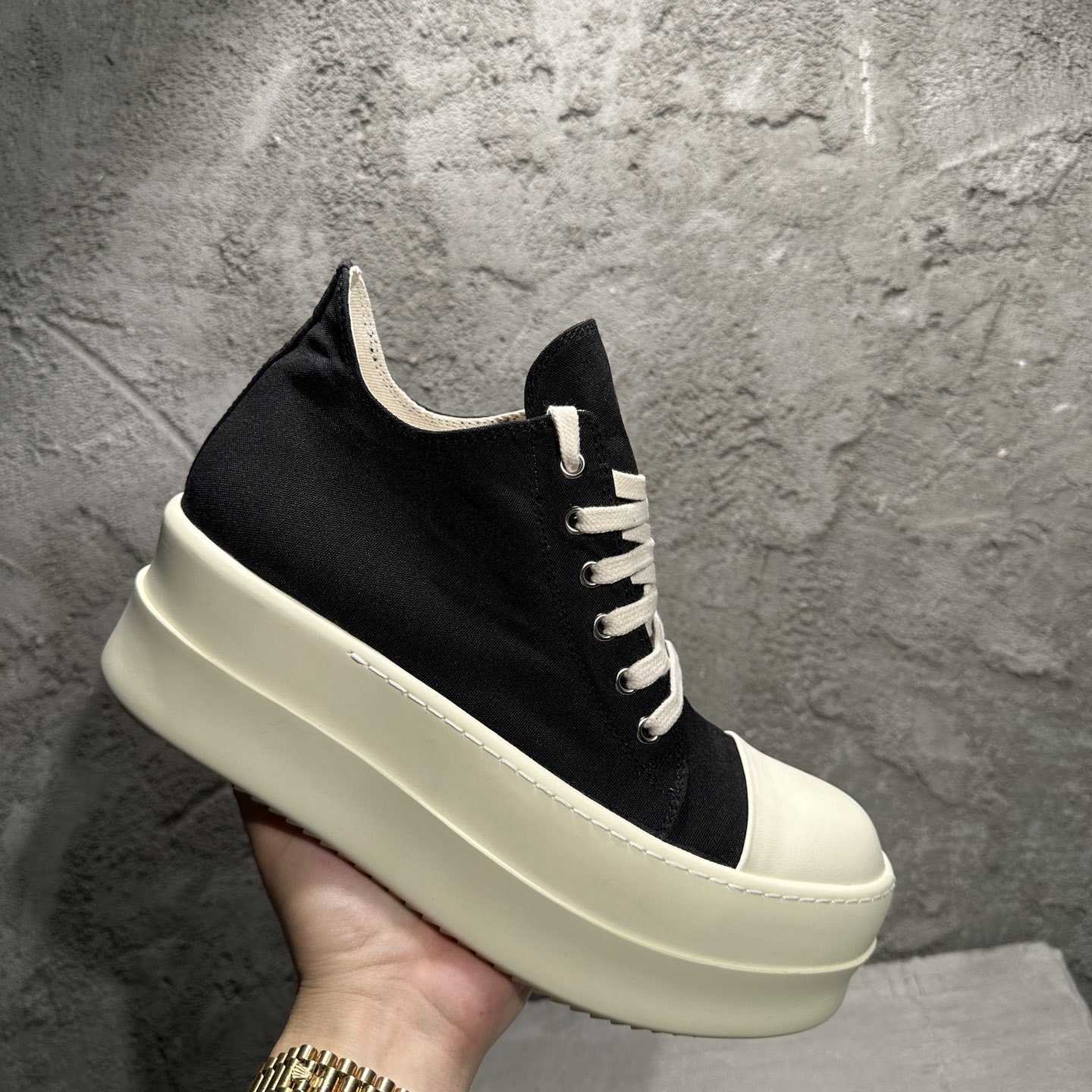 Rick Owens Low-Top Sneakers - DopestKickz