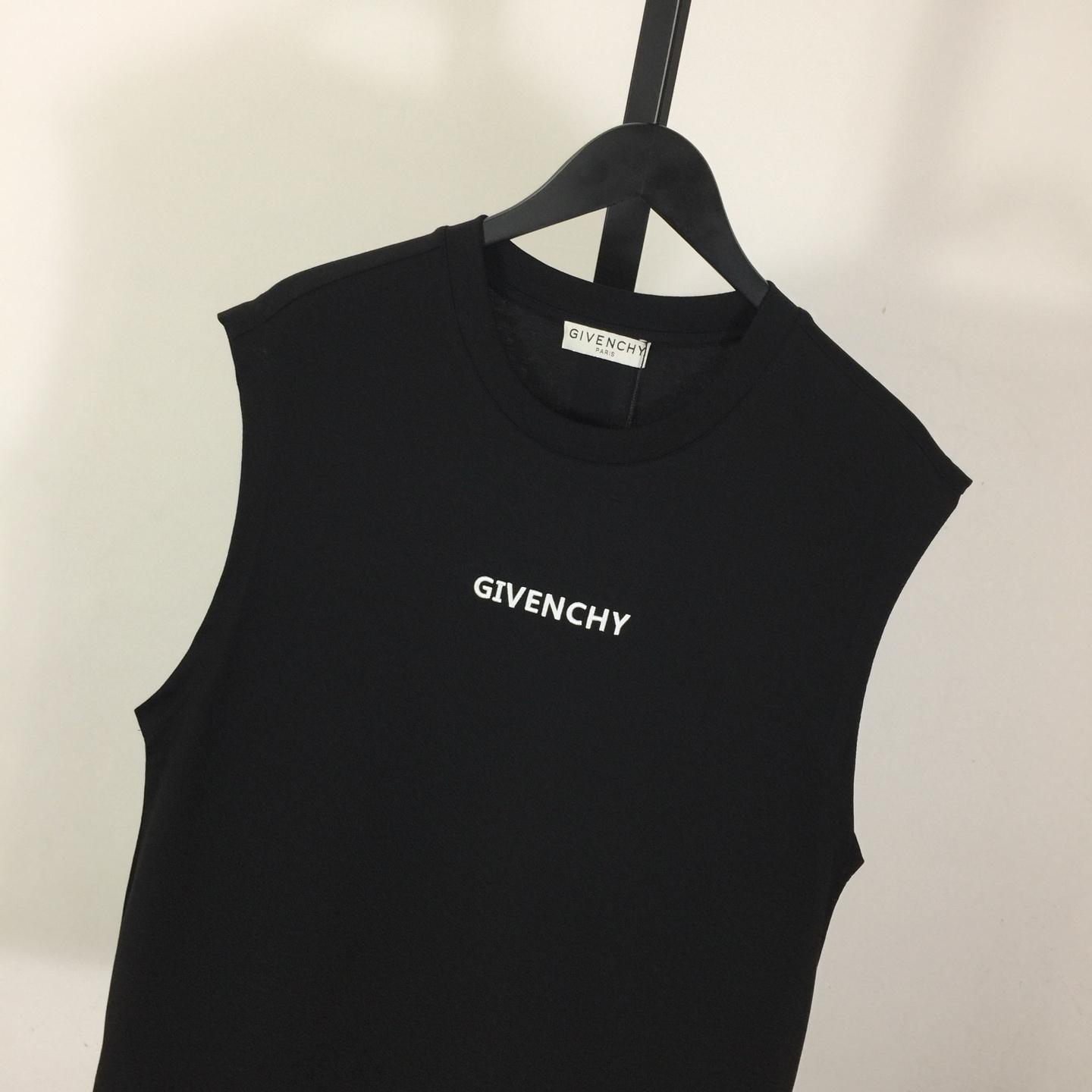 Givenchy Logo Top - DopestKickz