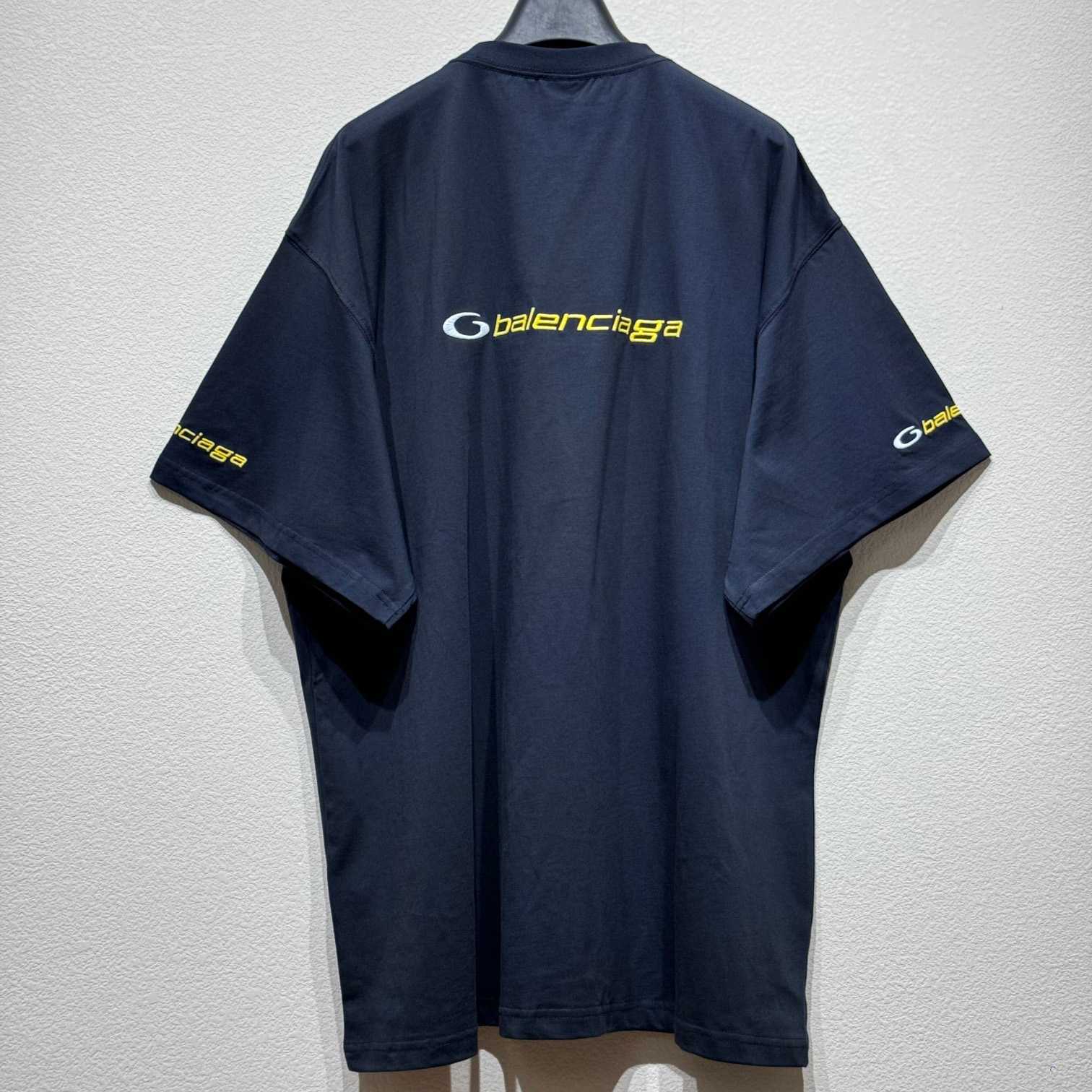 Balenciaga T-shirt Medium Fit - DopestKickz