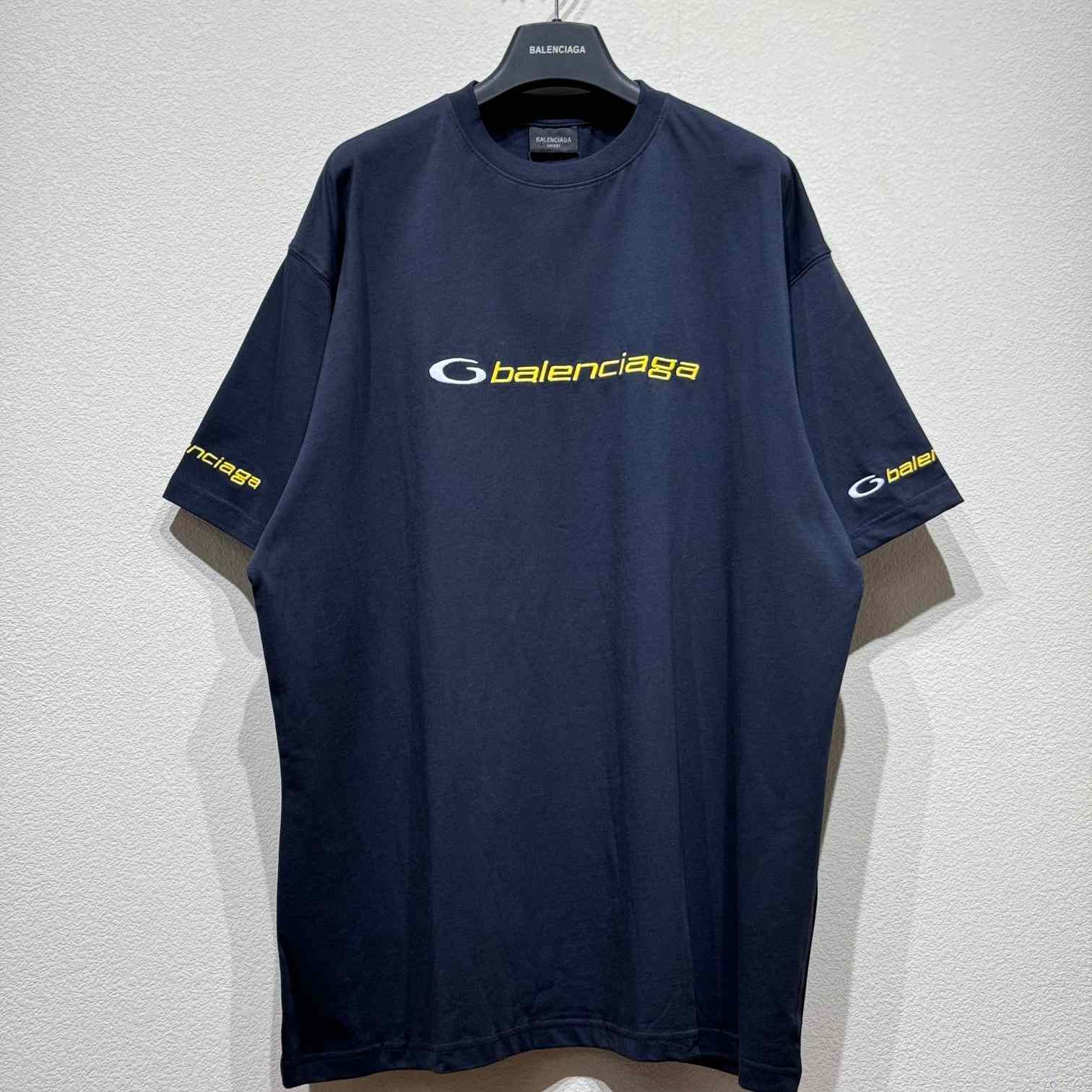 Balenciaga T-shirt Medium Fit - DopestKickz