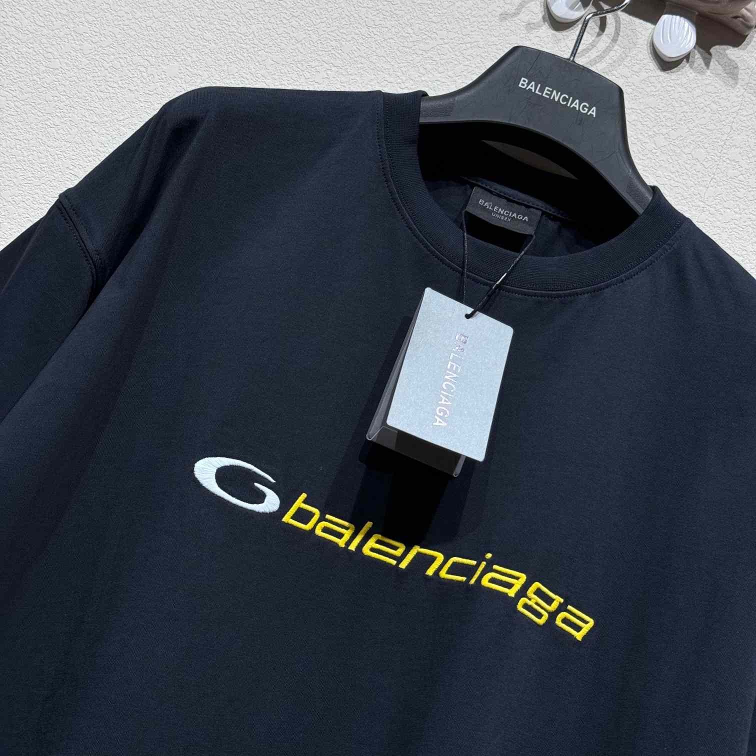 Balenciaga T-shirt Medium Fit - DopestKickz