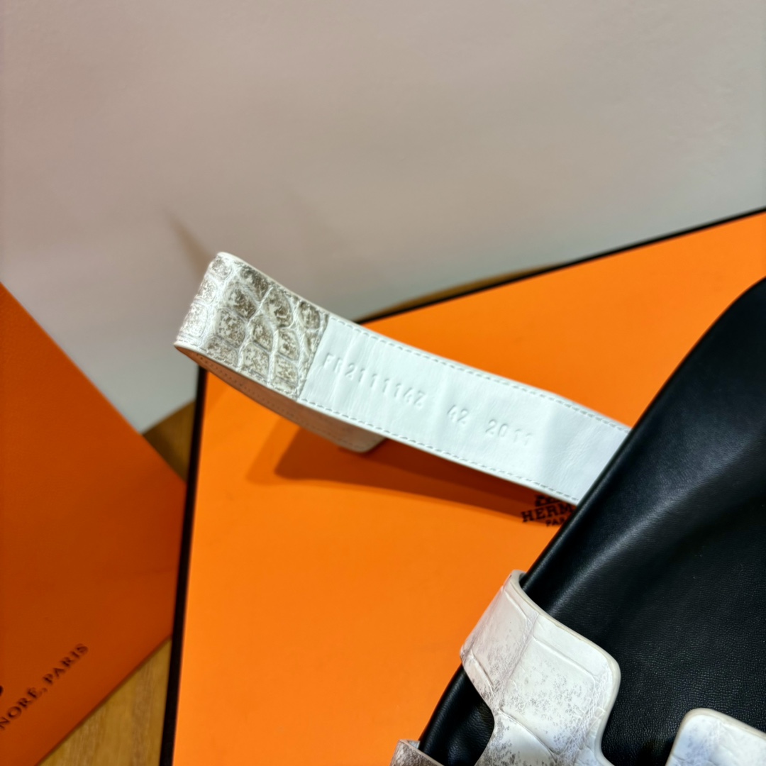 Hermes Chypre Sandal - DopestKickz