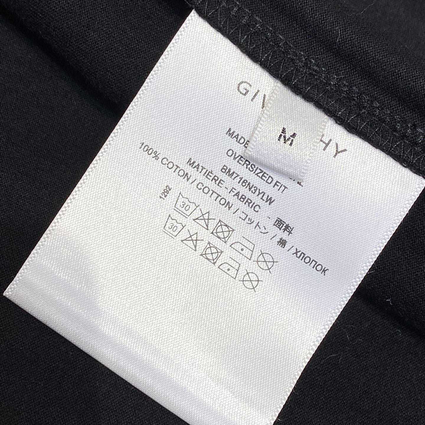 Givenchy T-shirt In Cotton With GIVENCHY Medallion - DopestKickz