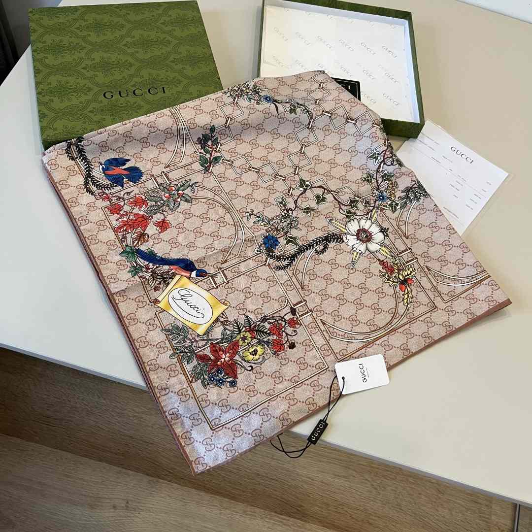 Gucci Printed Silk Carré - DopestKickz
