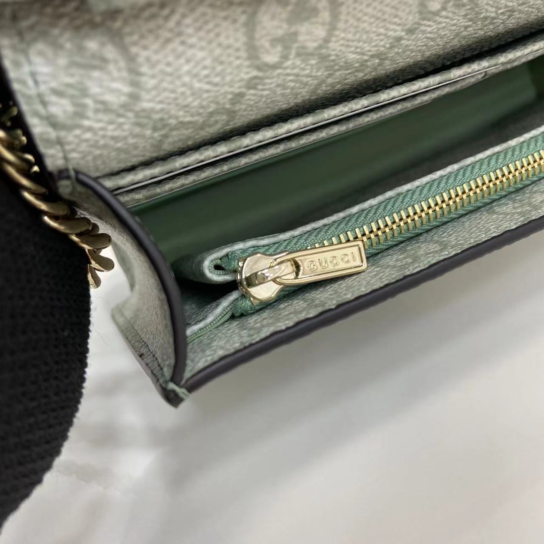 Gucci GG Emblem Wallet On Chain - DopestKickz