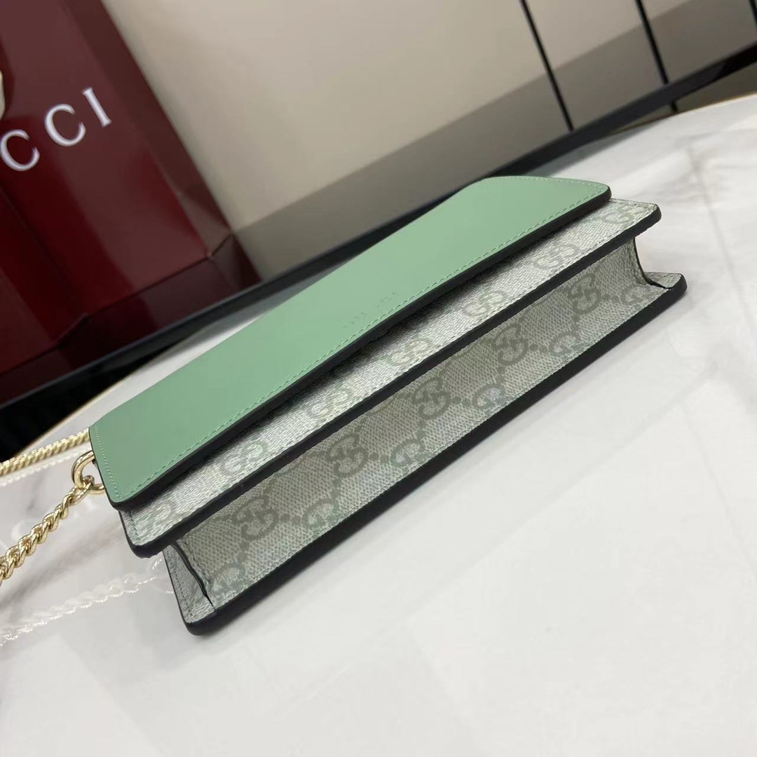 Gucci GG Emblem Wallet On Chain - DopestKickz