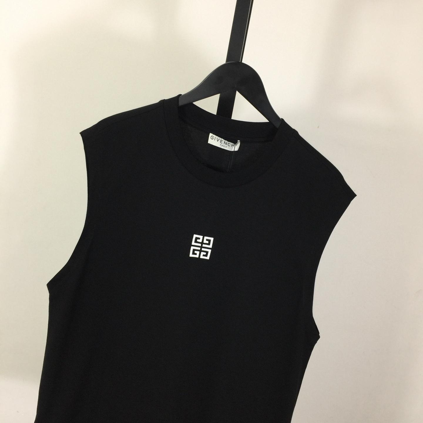 Givenchy Logo Top - DopestKickz