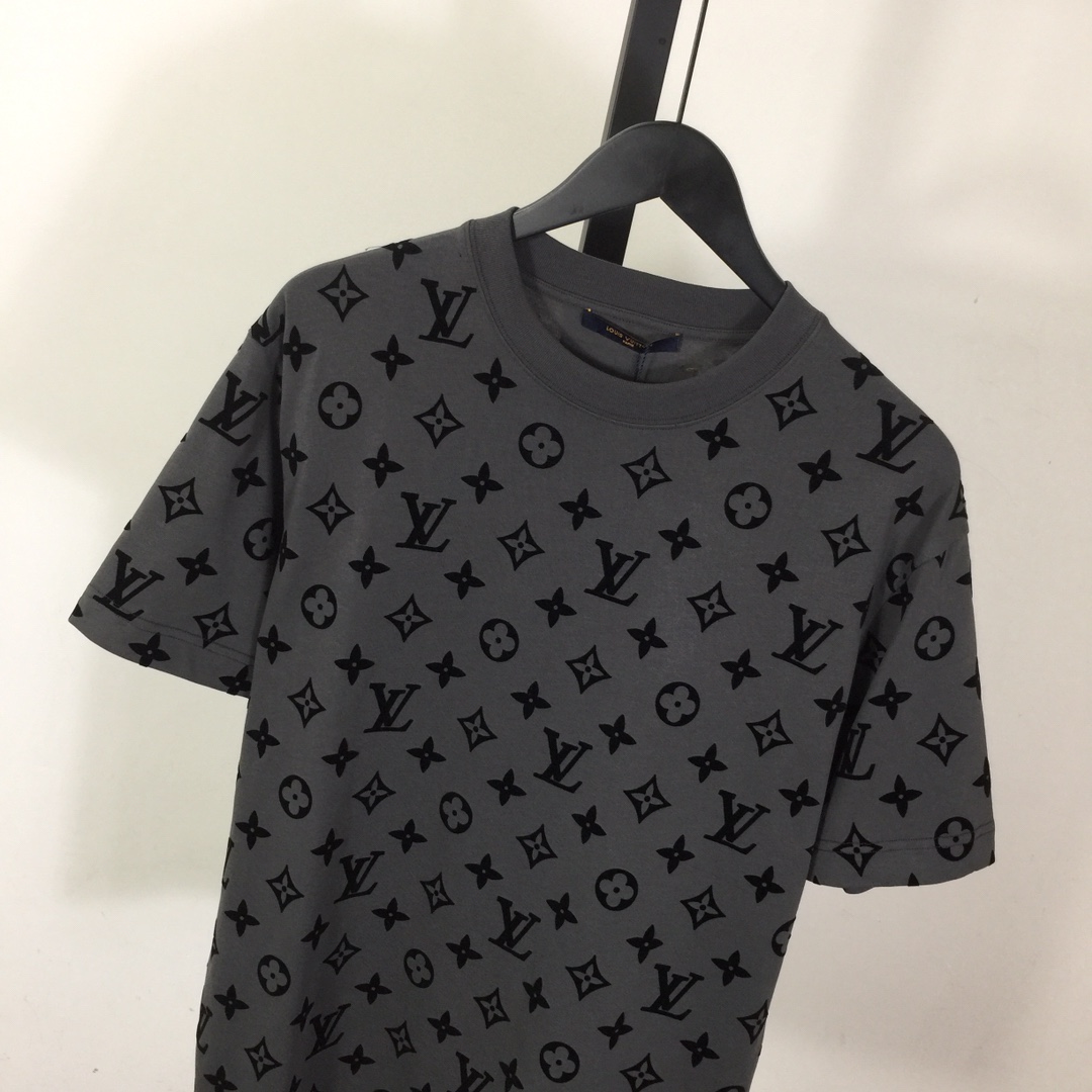 Louis Vuitton Monogram T-shirt - DopestKickz