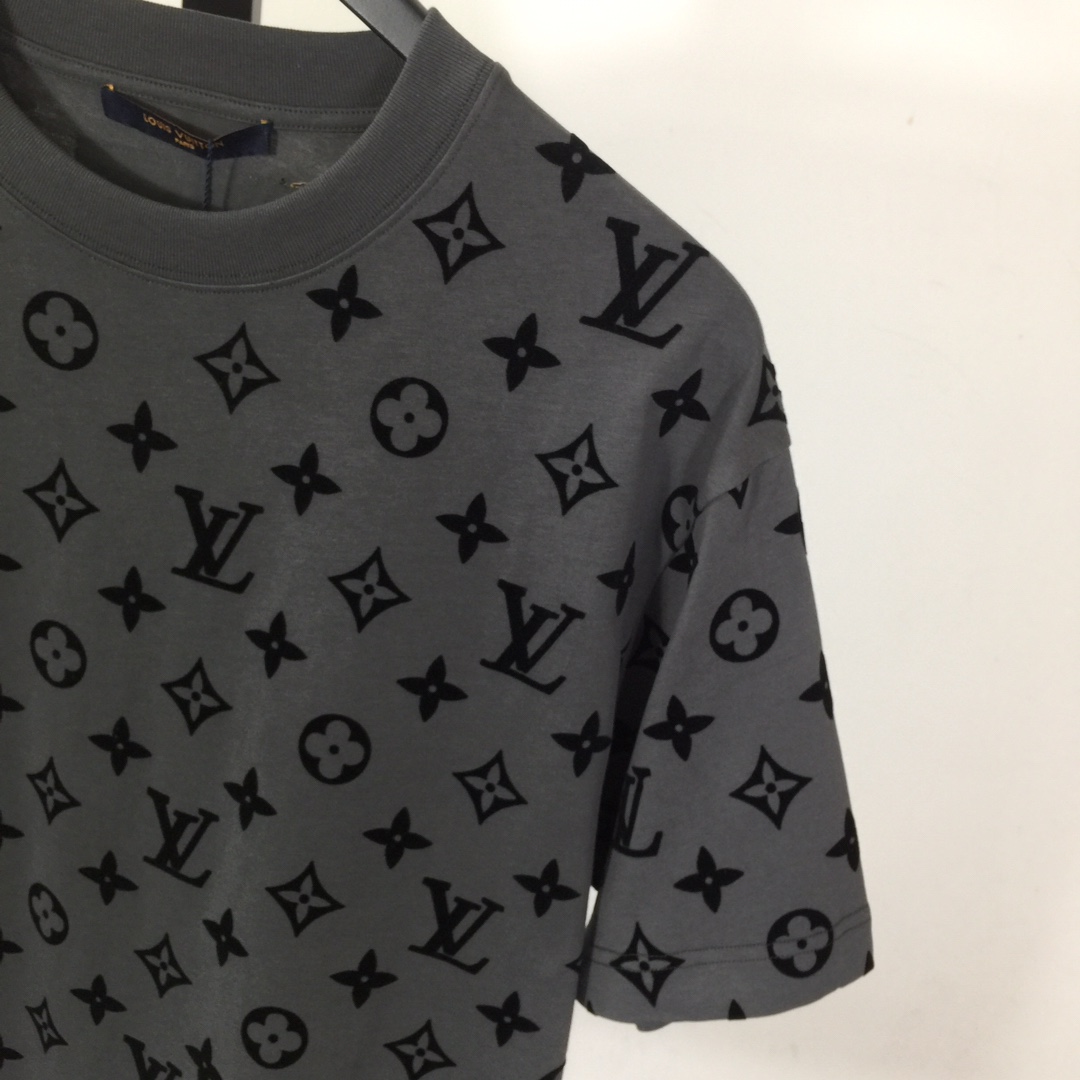 Louis Vuitton Monogram T-shirt - DopestKickz