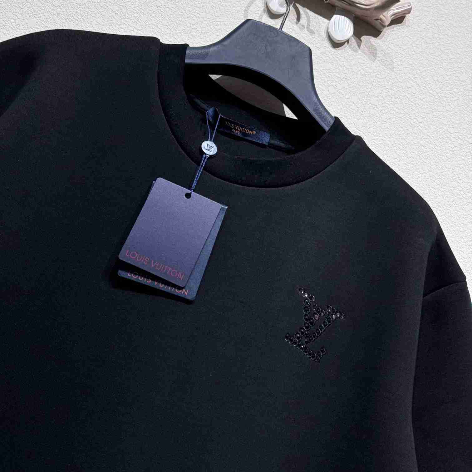 Louis Vuitton LV Embellished Jersey T-Shirt  1AGTT1 - DopestKickz