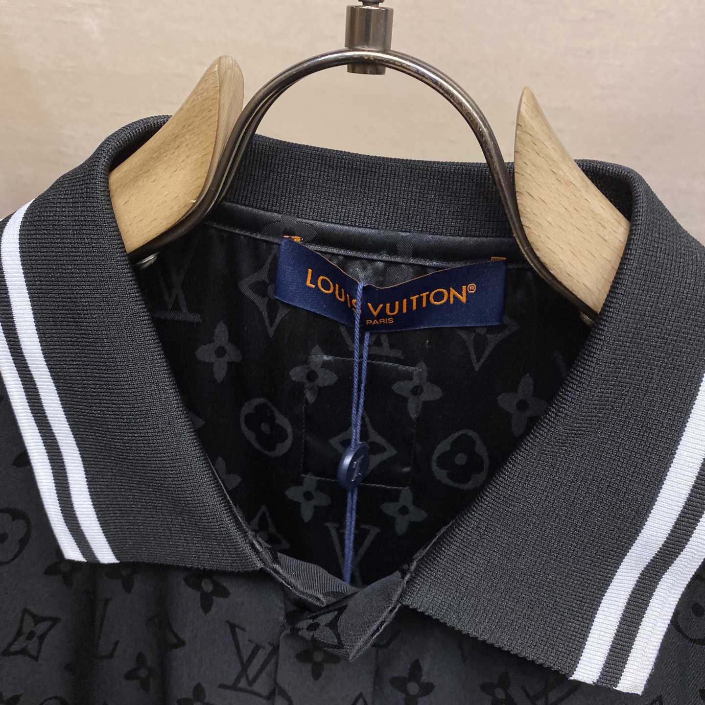 Louis Vuitton Monogram Moire Jacquard Short-Sleeved Silk Shirt   1AGTP7 - DopestKickz