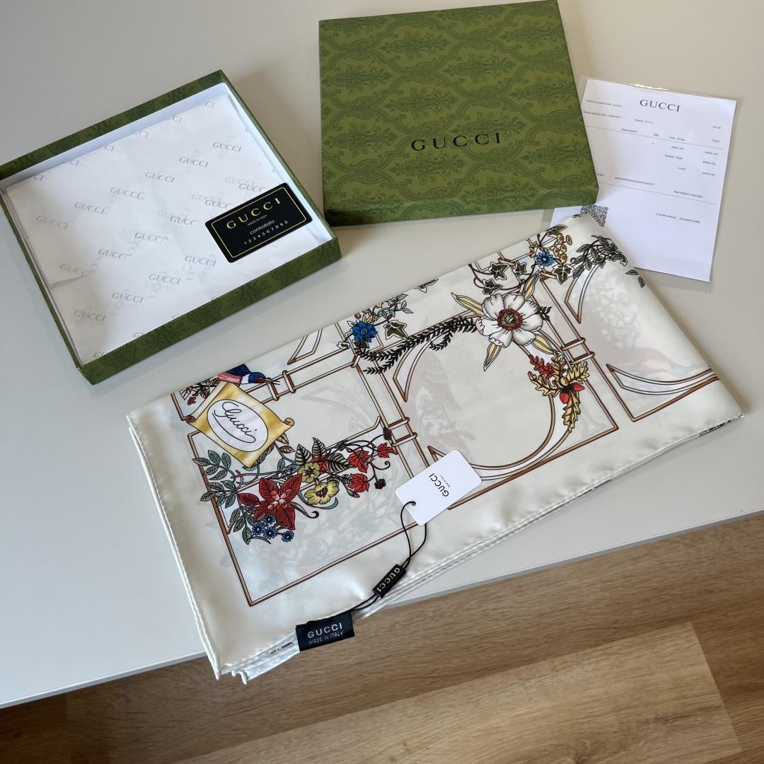 Gucci Printed Silk Twill Carré - DopestKickz