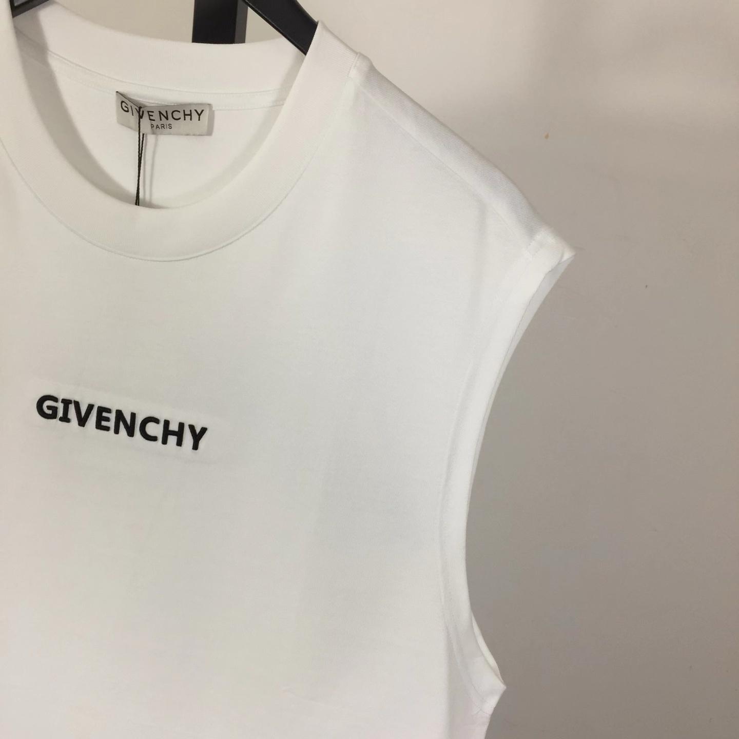 Givenchy Logo Top - DopestKickz