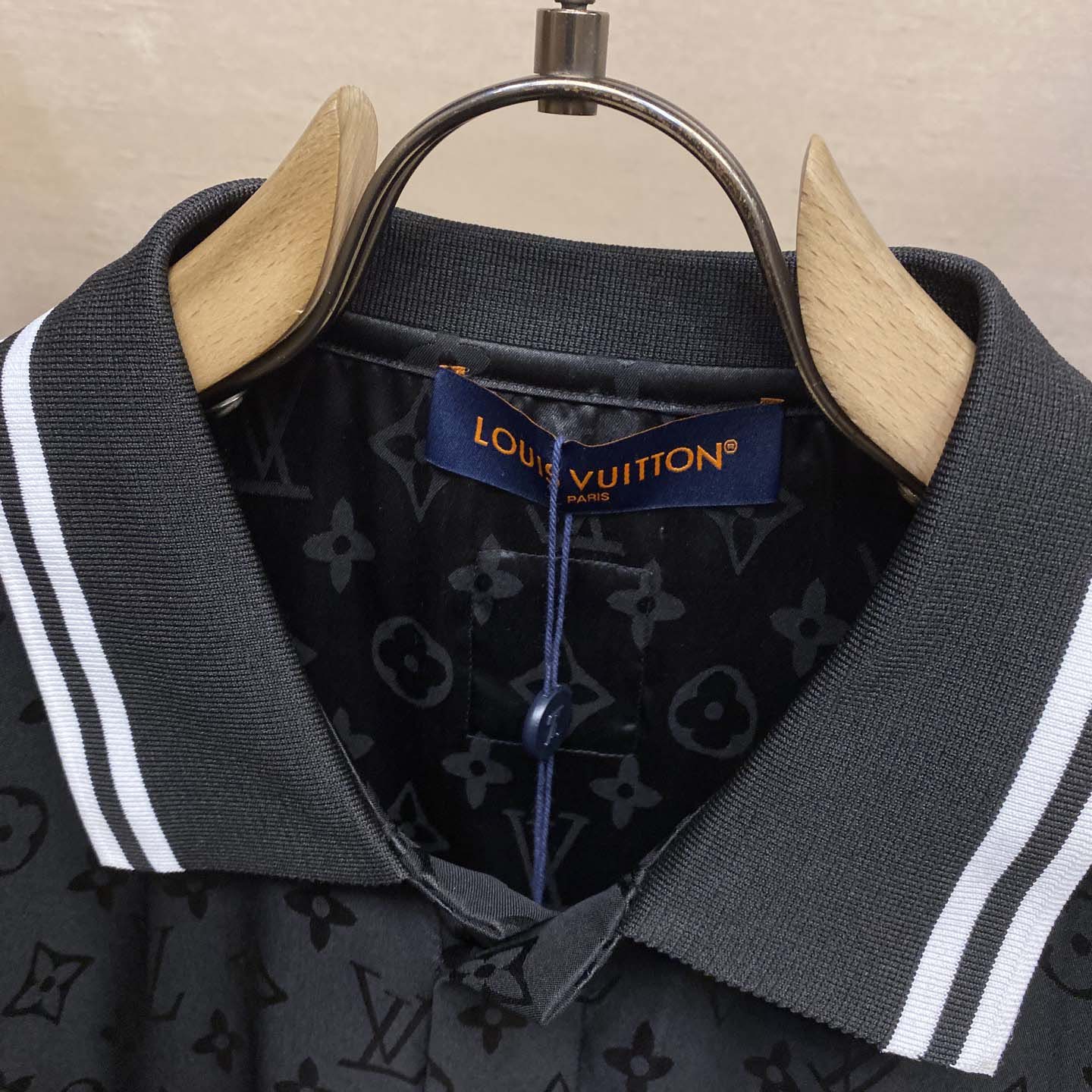 Louis Vuitton Monogram Moire Jacquard Short-Sleeved Silk Shirt   1AGTP1 - DopestKickz