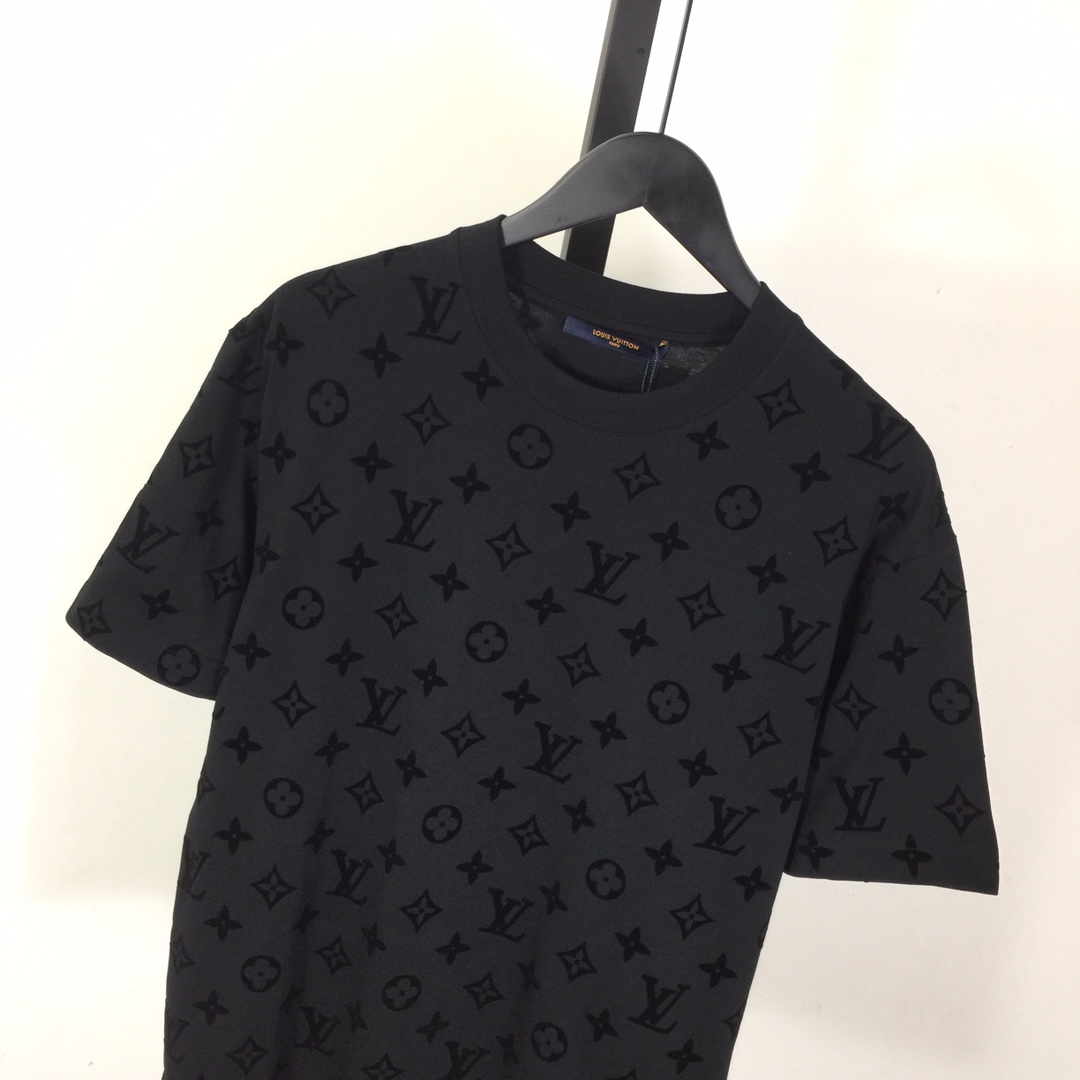 Louis Vuitton Monogram T-shirt - DopestKickz