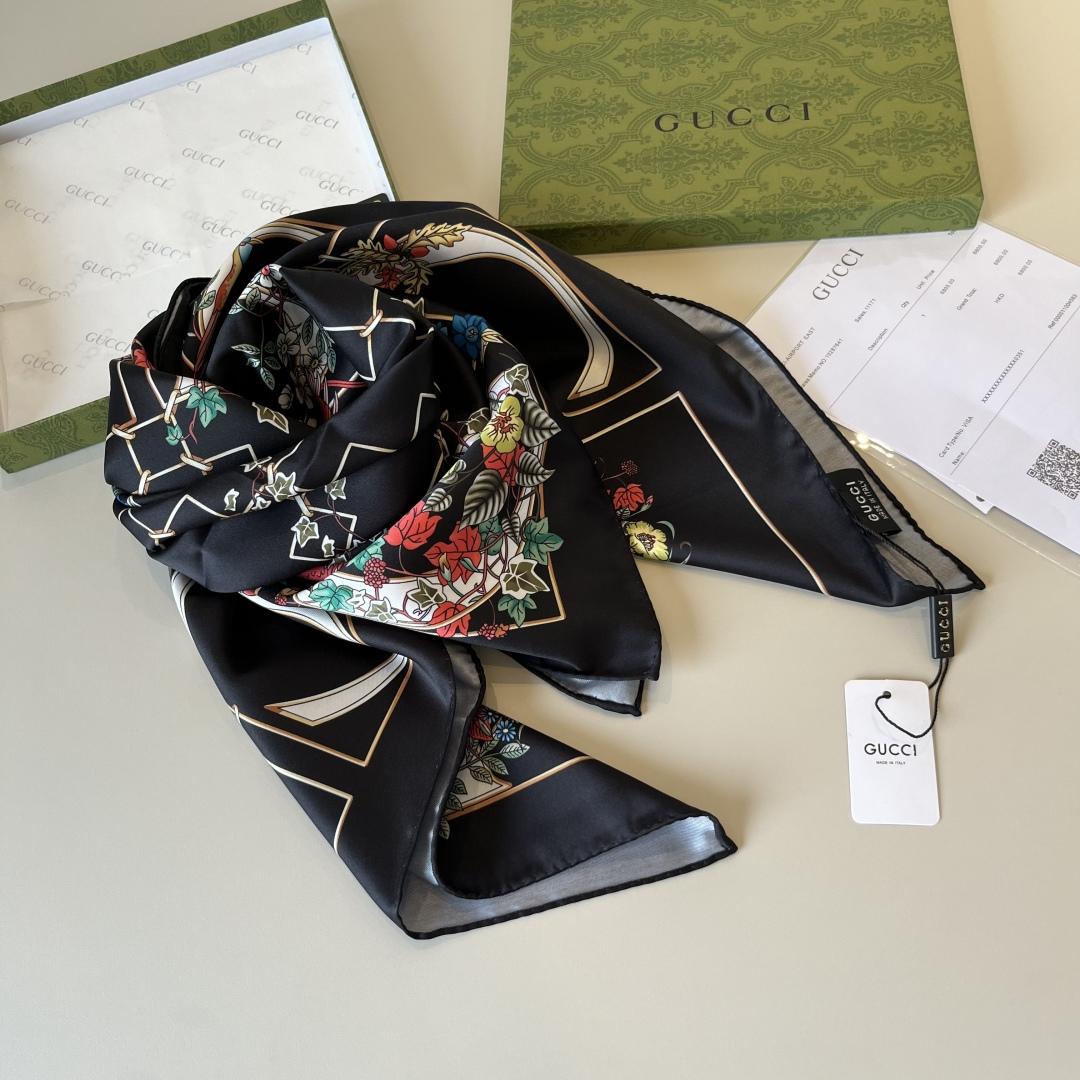 Gucci Printed Silk Twill Carré - DopestKickz