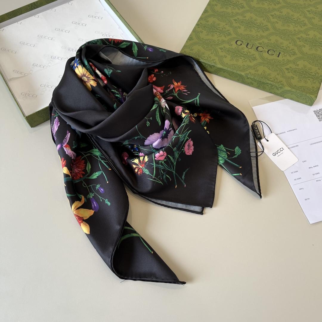 Gucci Printed Silk Twill Carré - DopestKickz