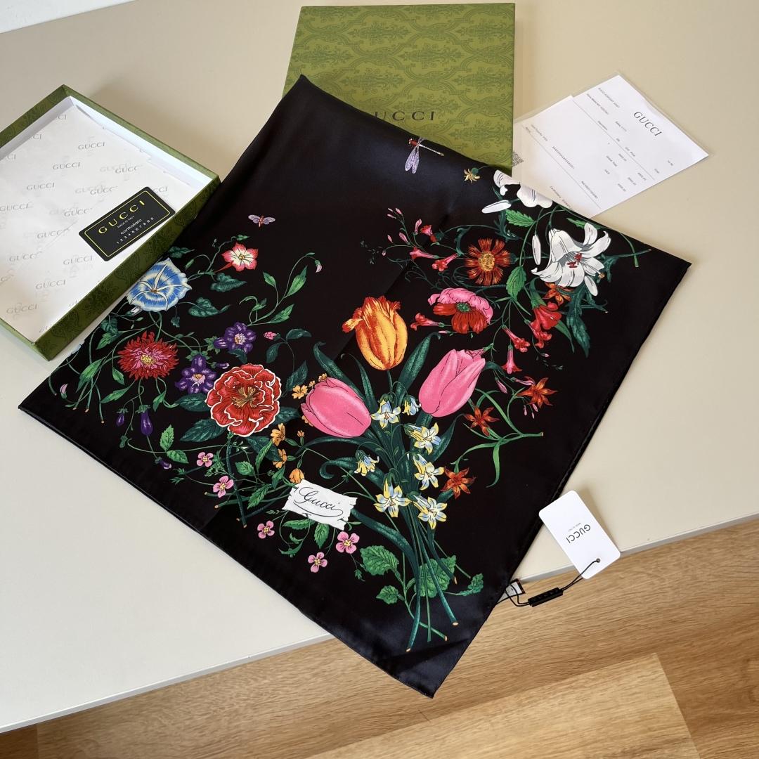 Gucci Printed Silk Twill Carré - DopestKickz