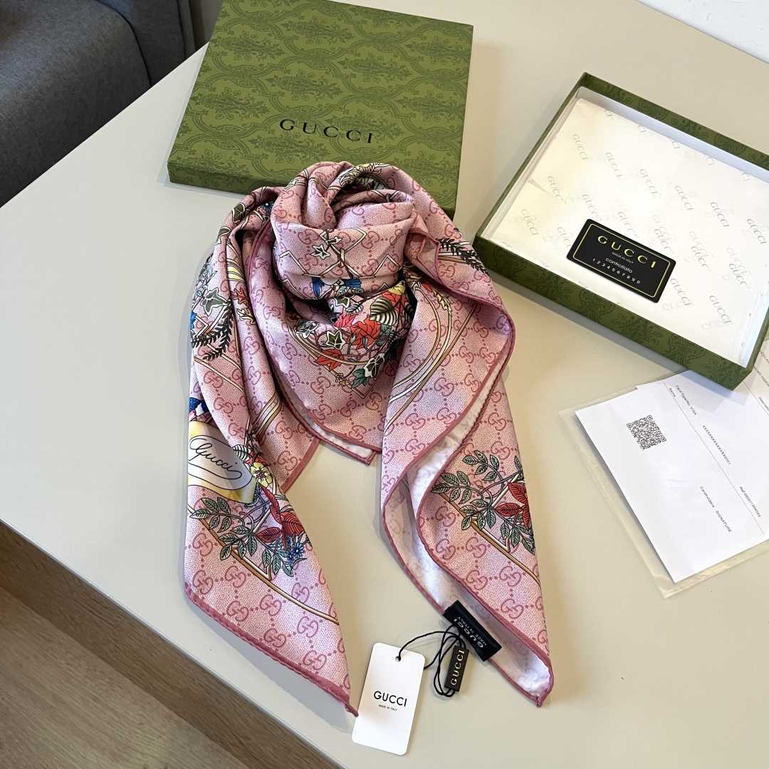 Gucci Printed Silk Carré - DopestKickz