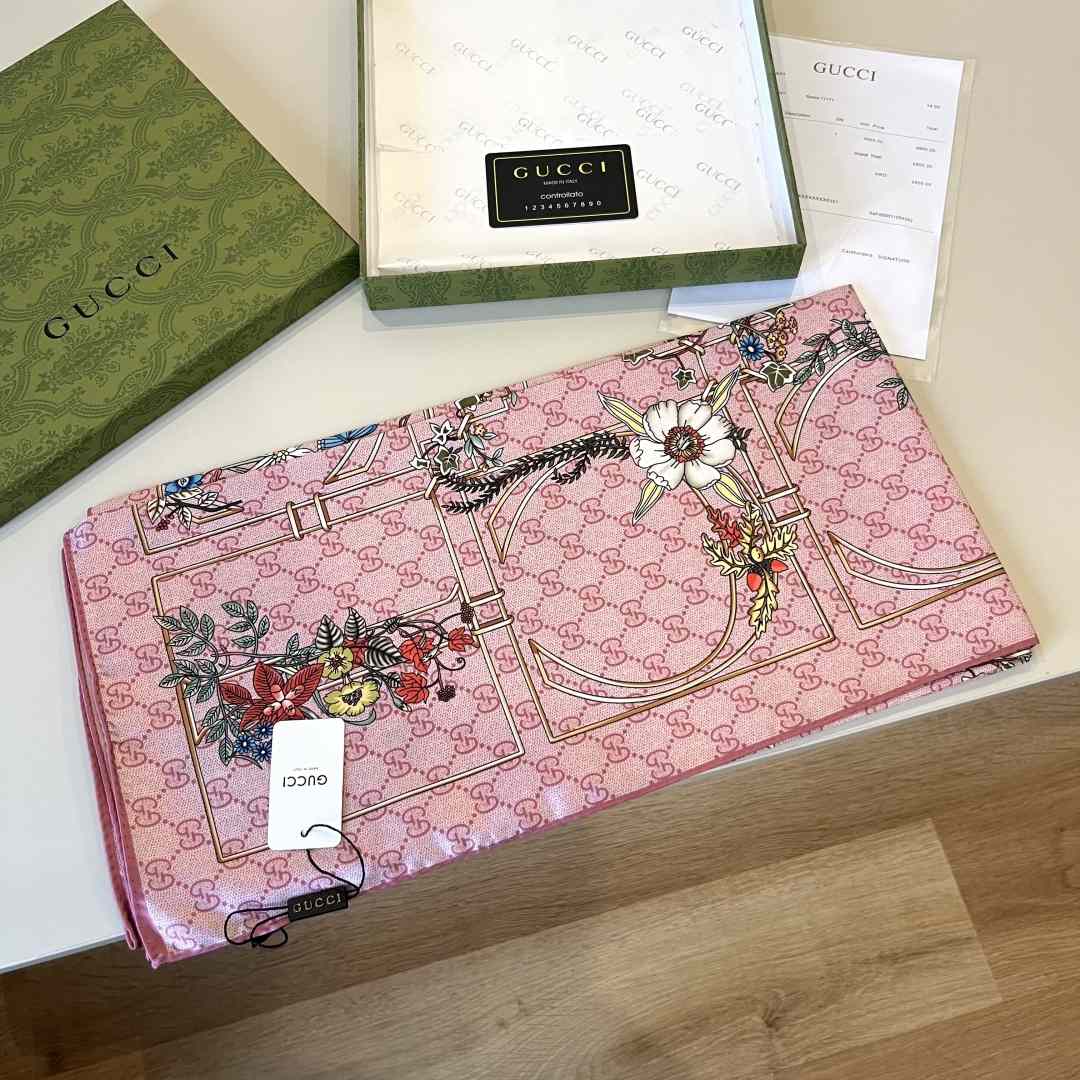 Gucci Printed Silk Carré - DopestKickz