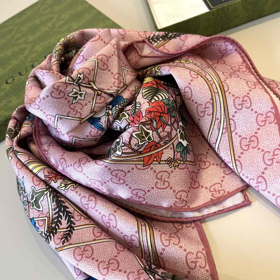 Gucci Printed Silk Carré - DopestKickz
