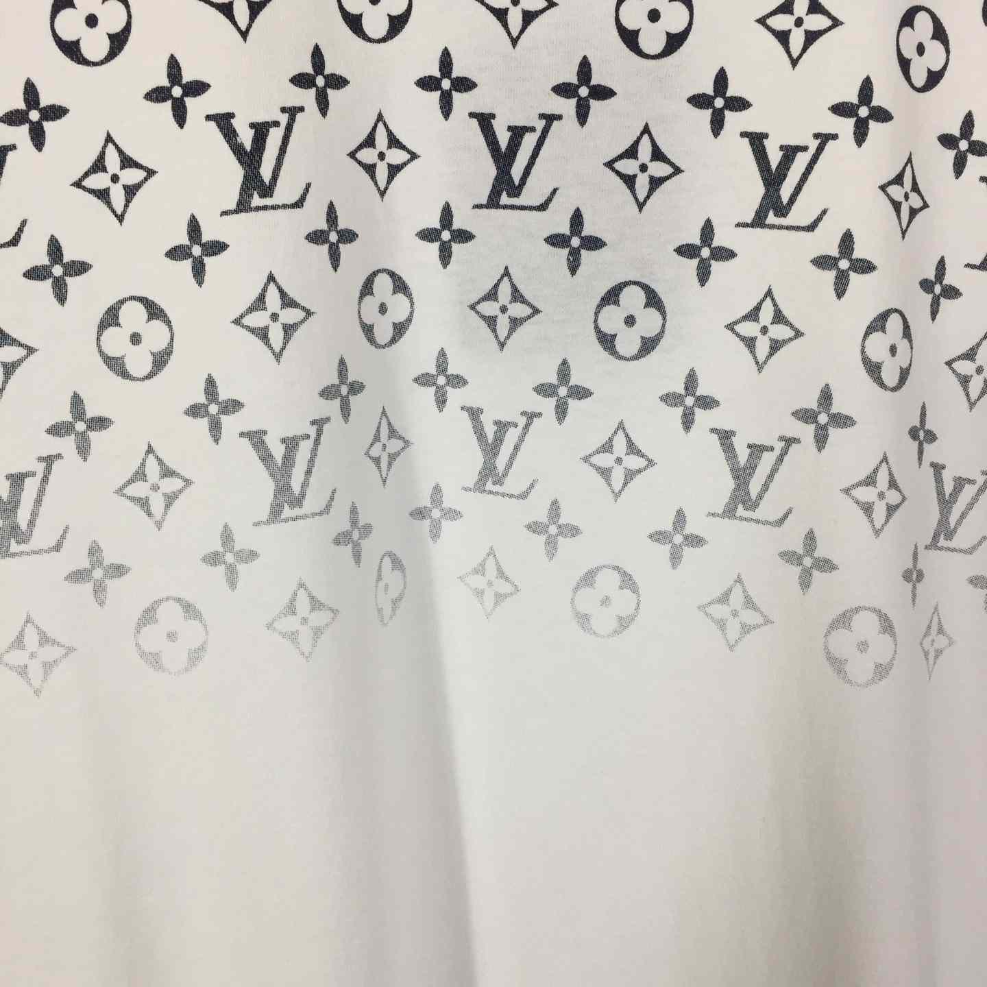 Louis Vuitton Gradient Cotton T-Shirt    1AHUG3 - DopestKickz