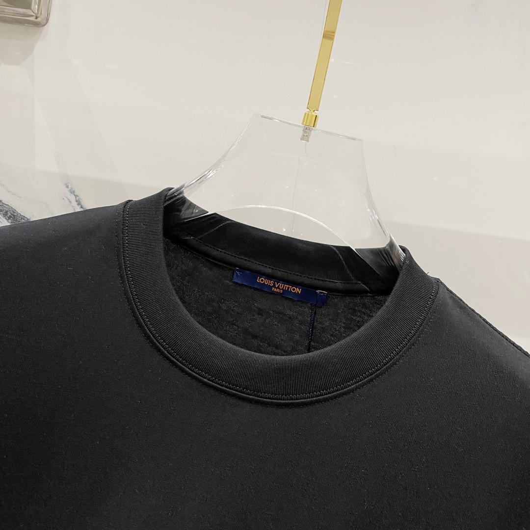Louis Vuitton Embellished Short-Sleeved Cotton Crewneck   1AFRJG - DopestKickz