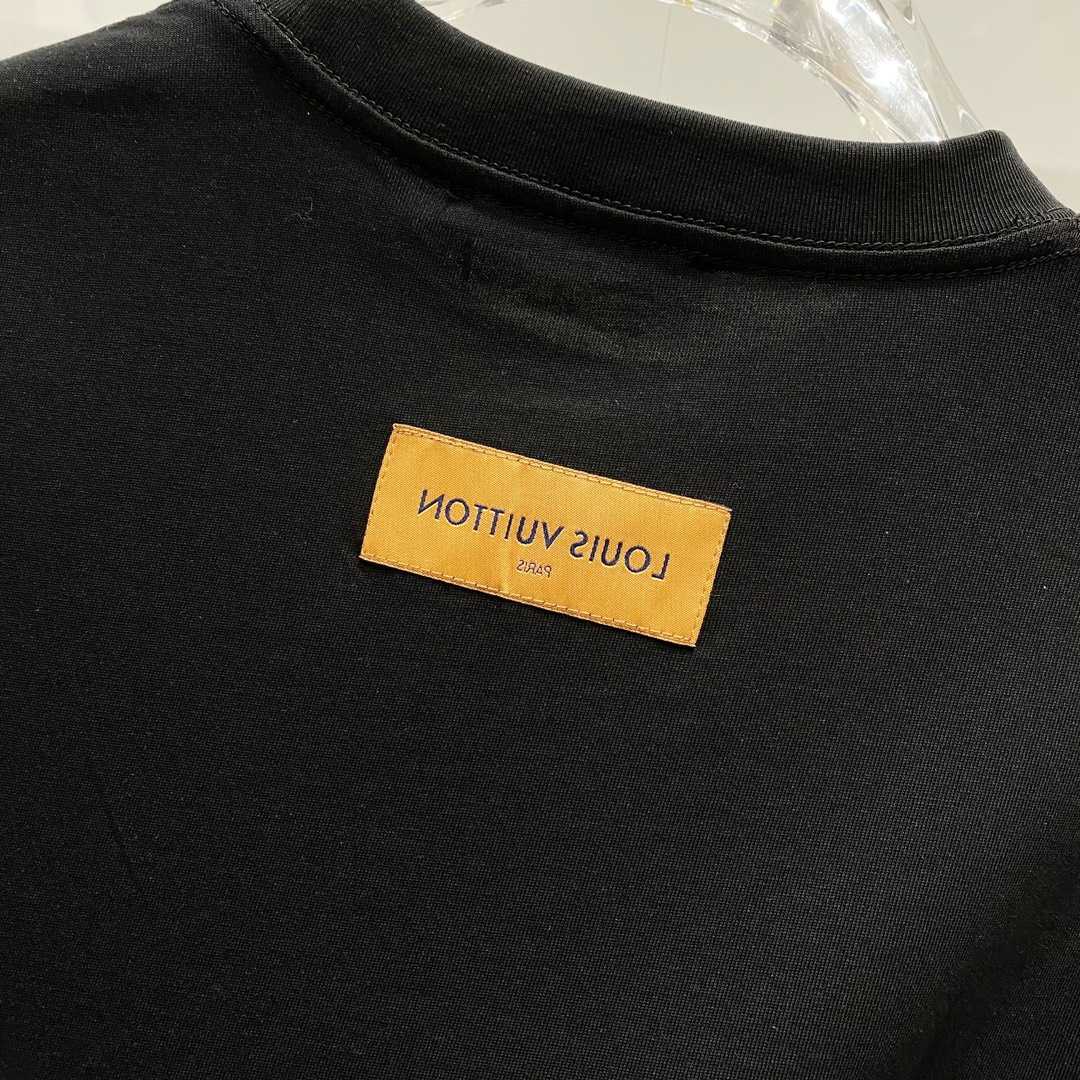 Louis Vuitton Embellished Short-Sleeved Cotton Crewneck   1AFRJG - DopestKickz