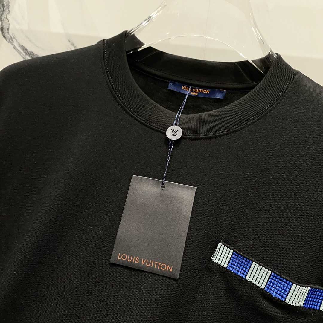 Louis Vuitton Embellished Short-Sleeved Cotton Crewneck   1AFRJG - DopestKickz