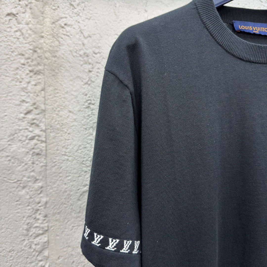 Louis Vuitton Short-Sleeved Cotton Crewneck  1AGKMG - DopestKickz