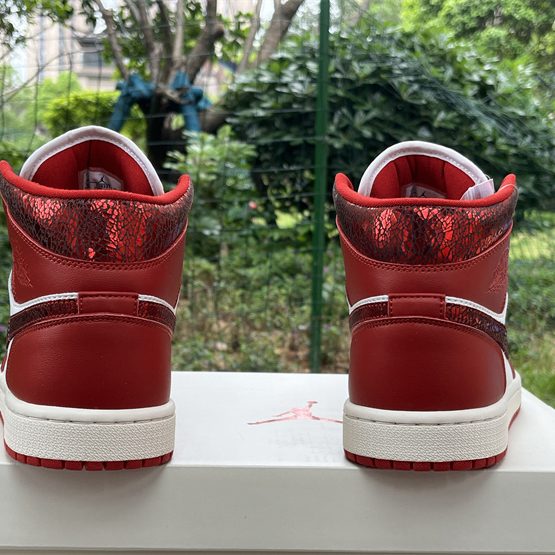 Air Jordan 1 Mid  HJ9337-106  - DopestKickz