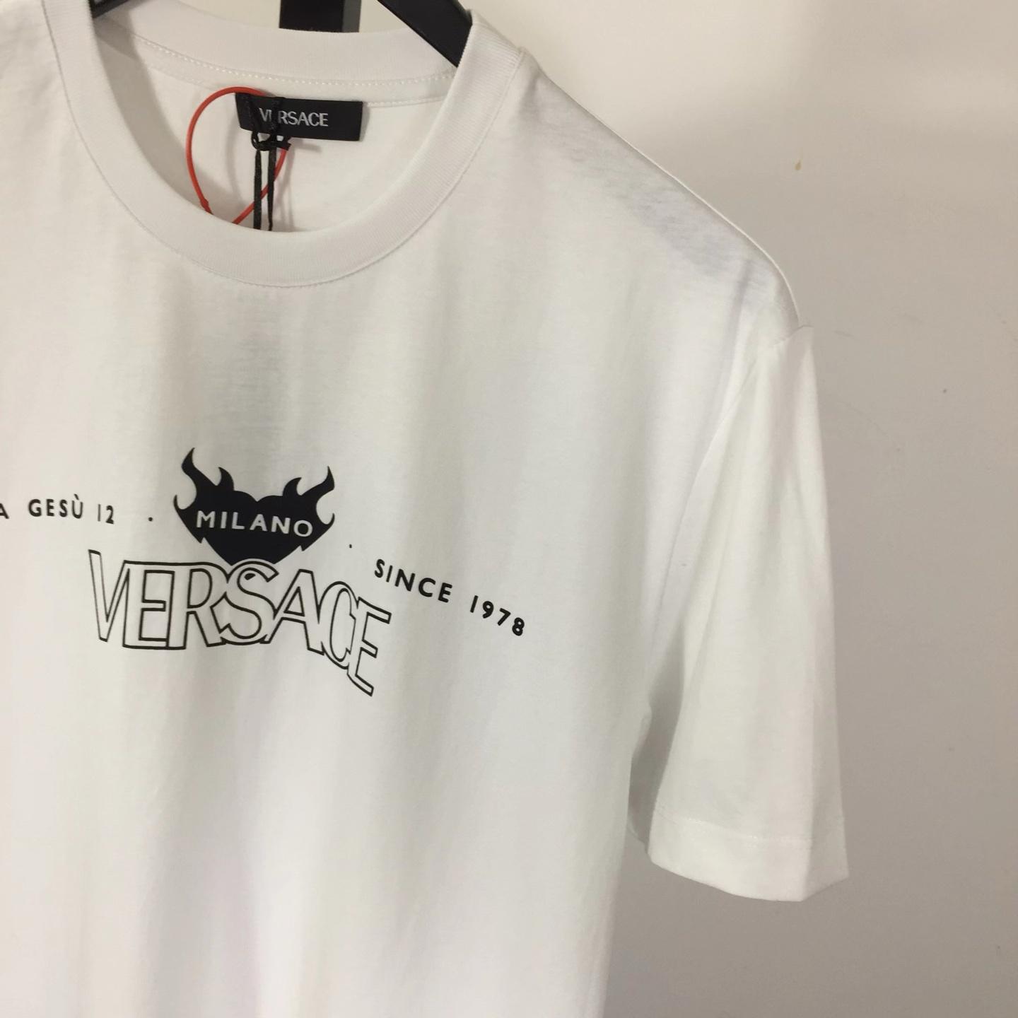 Versace Logo T-shirt - DopestKickz