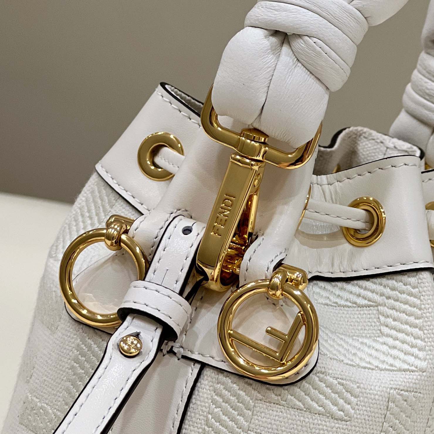 Fendi Mon Tresor Leather White  12×18×10cm - DopestKickz