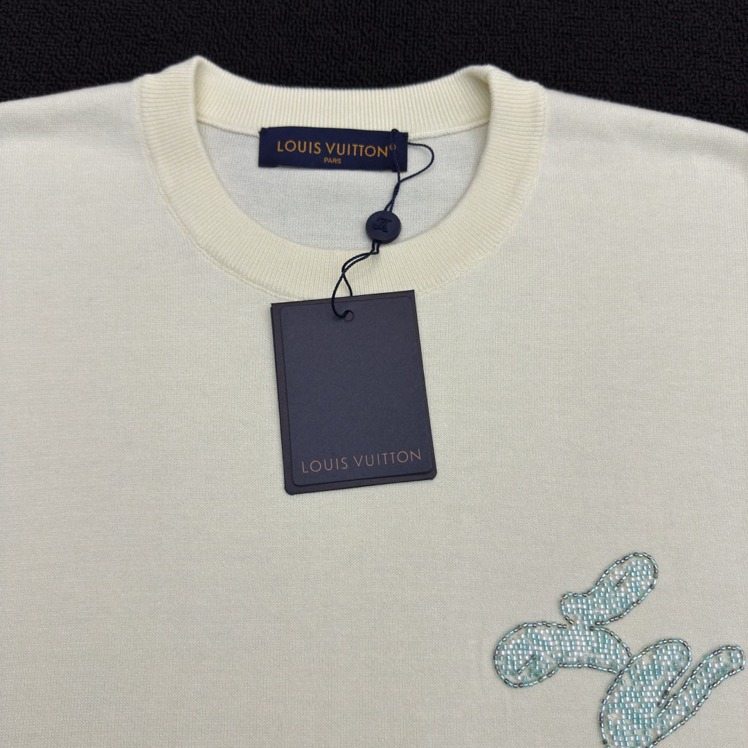 Louis Vuitton Embellished Short-Sleeved Crewneck   1AHVOA - DopestKickz