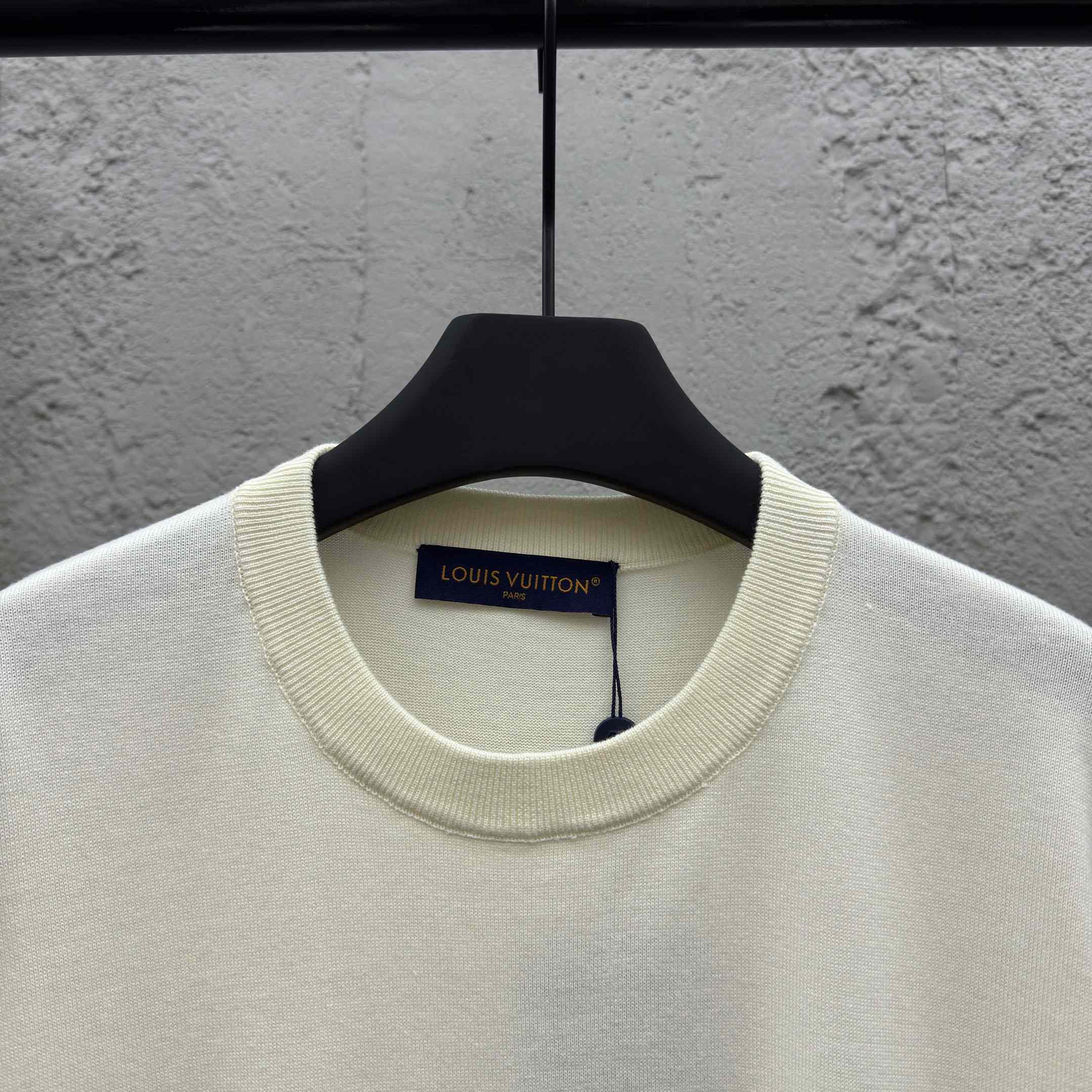 Louis Vuitton Embellished Short-Sleeved Crewneck   1AHVOA - DopestKickz